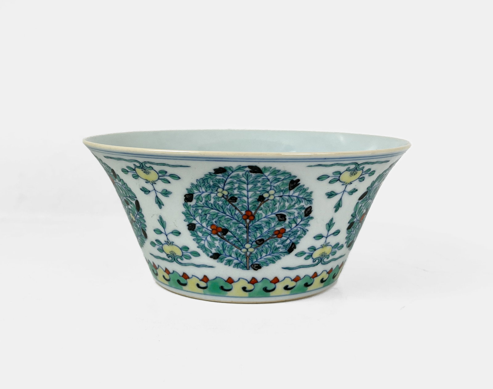 A FINE CHINESE DOUCAI FLORAL BOWL, DAOGUANG MARKS (1 of 1)