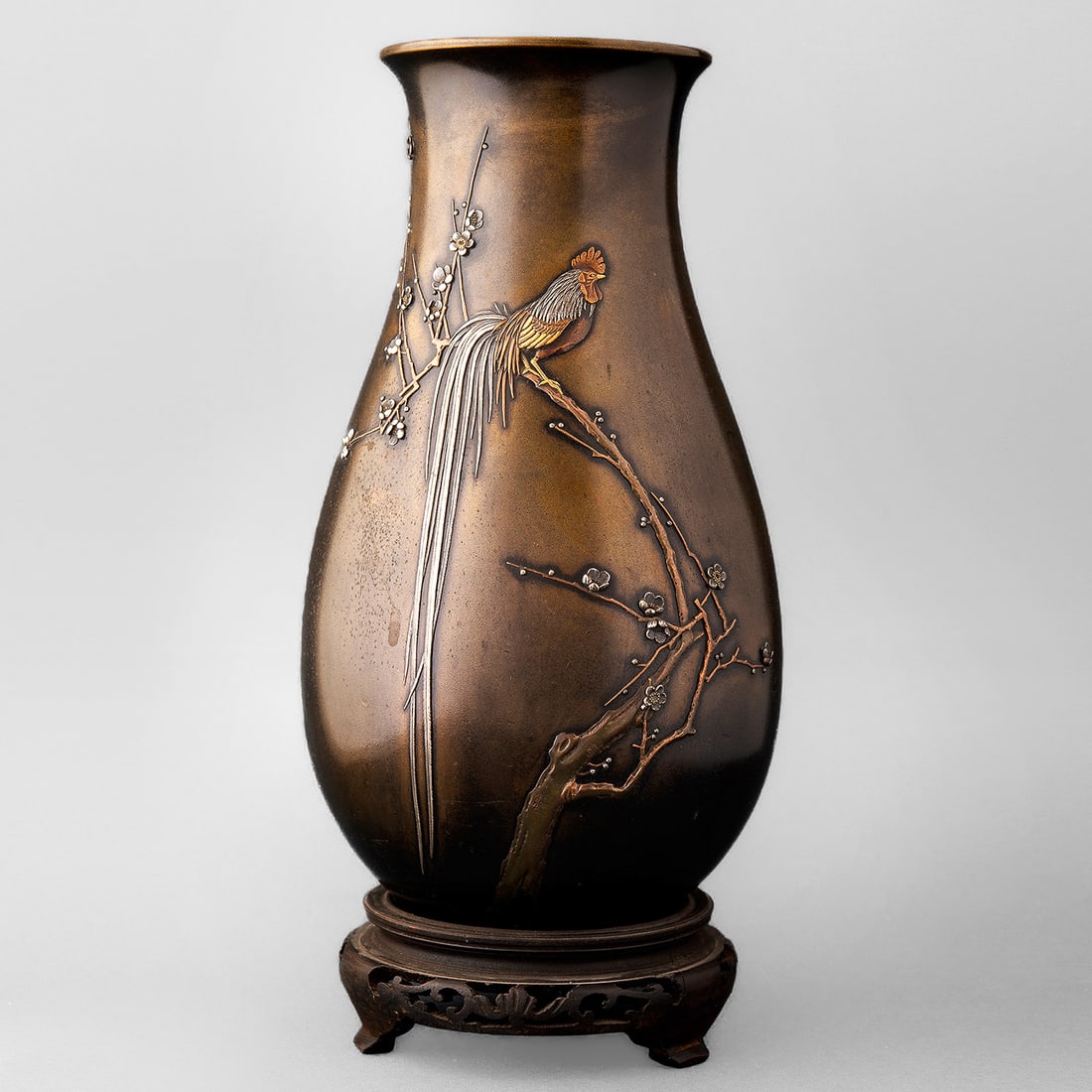 VASE DECORATED WITH A MOTIF OF A ROOSTER PERCHED ON A BRANCH, JAPAN, MEIJI PERIOD (1868-1912): VASE DECORATED WITH A MOTIF OF A ROOSTER PERCHED ON A BRANCH, JAPAN, MEIJI PERIOD (1868-1912) PATINATED BRONZE, IROE HIRAZOGAN DECORATION USING VARIOUS METALS AND ALLOYS (COPPER, SILVER, GILDING) 12 C