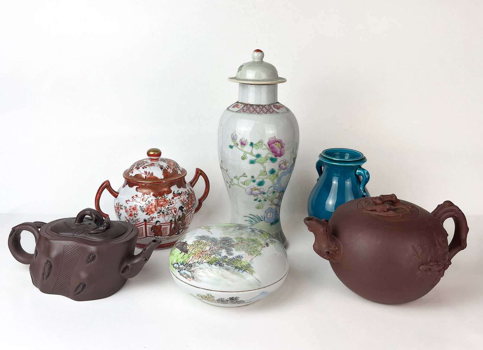 SIX CHINESE AND JAPANESE ITEMS INCLUDING YIXING TEAPOTS, 'QIAN JIANG'COVERED BOX, ETC, 19TH -20TH (1 of 1)