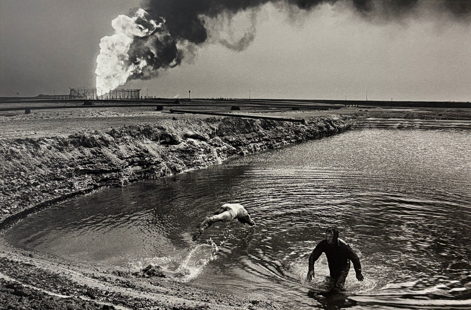 Sebastiao Salgado - Kuwait, 1991 (1 of 1)