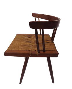 George Nakashima Grass Seat Chair – Original Condition: George Nakashima, Grass Seat Chair, c. mid-20th century An iconic hand-crafted Grass Seat Chair by master woodworker George Nakashima, featuring a sculptural walnut frame with signature spindled backr