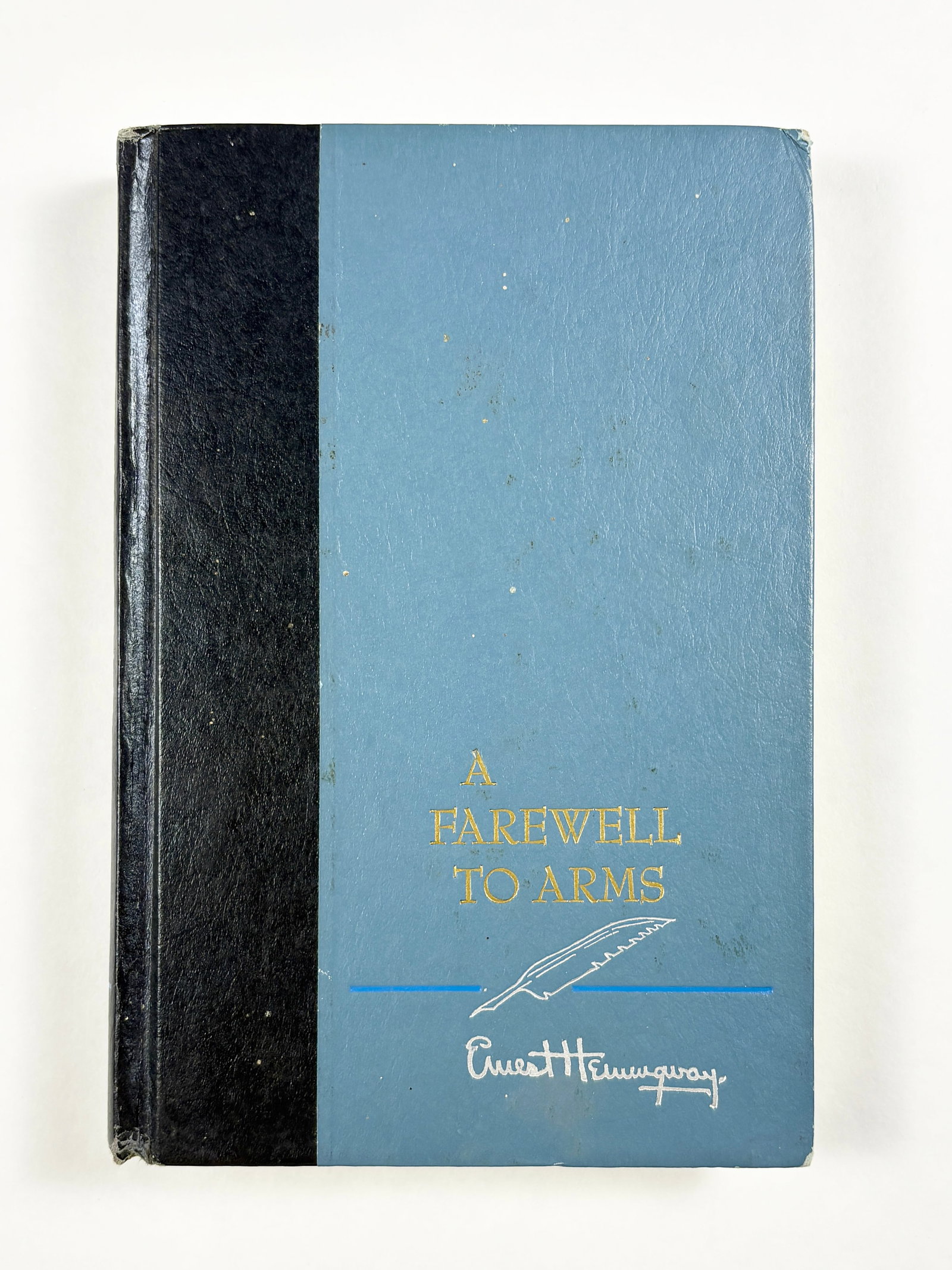 ERNEST HEMINGWAY (1899–1961) – A Farewell to Arms, Hand-Signed: ERNEST HEMINGWAY (1899–1961) – A Farewell to Arms, Hand-Signed Rare and highly collectible copy of Ernest Hemingway’s acclaimed 1929 novel A Farewell to Arms, personally signed by the author. Wi