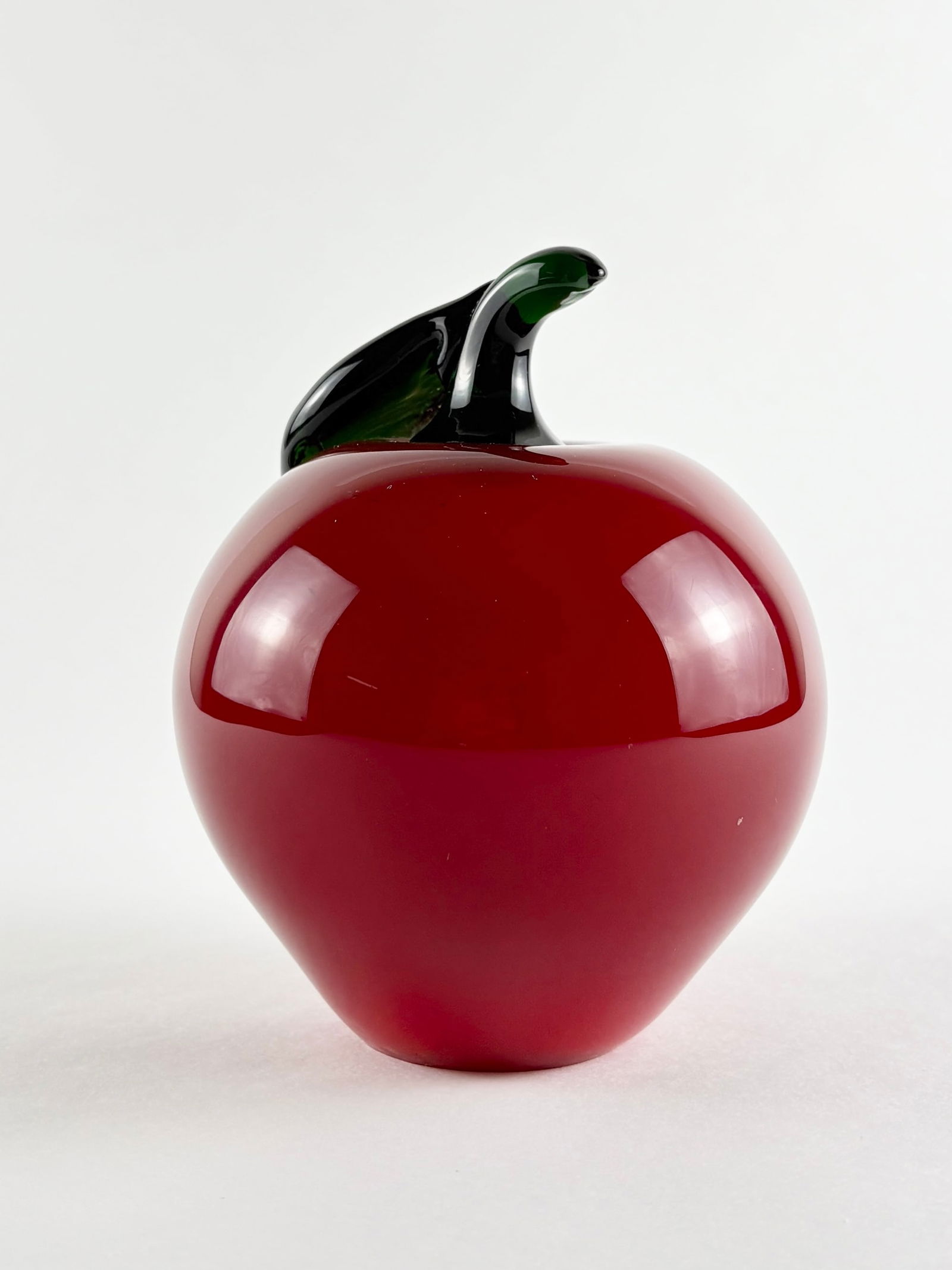 Art Glass Apple (1 of 5)