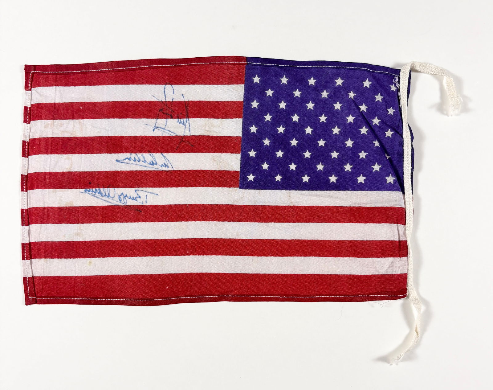 Apollo 11 – Hand Signed American Flag - 3