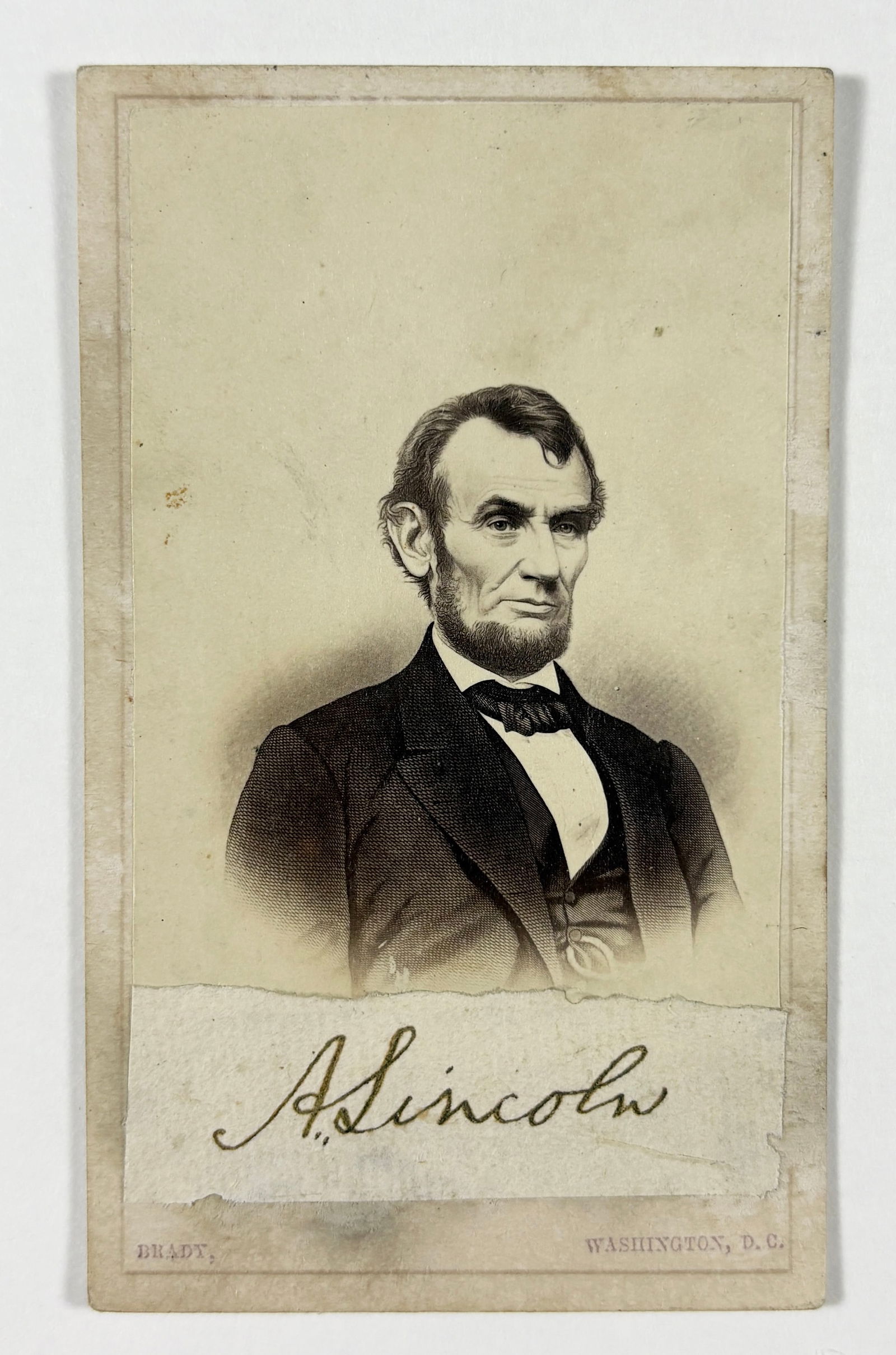 Mathew B. Brady – Abraham Lincoln Carte-de-Visite (Hand Signed): Mathew B. Brady (1822–1896) Abraham Lincoln albumen photograph on card This carte-de-visite presents a photographic portrait of Abraham Lincoln, issued by the studio of Mathew B. Brady, one of