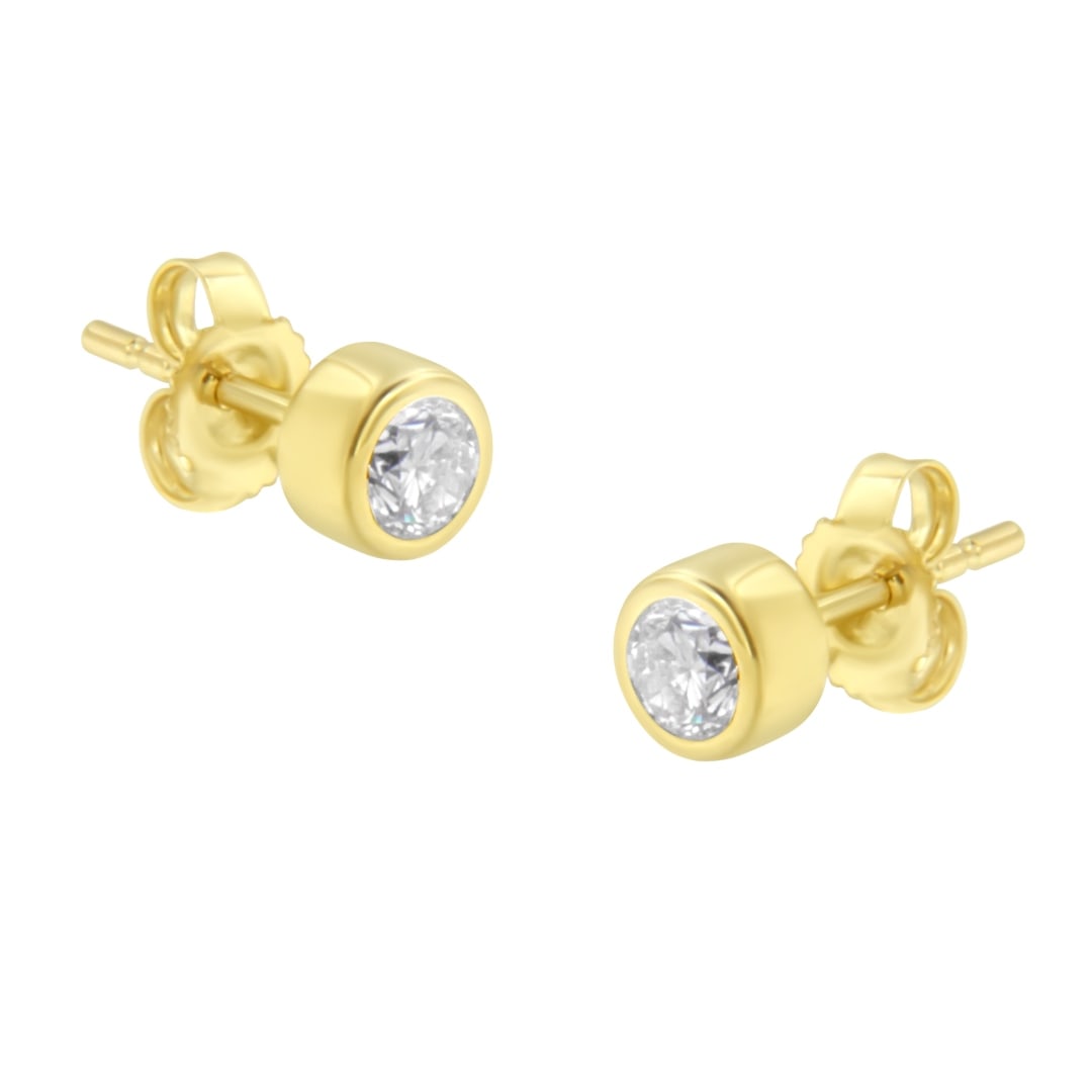 Elegant 10k Gold Round .30ct Diamond Stud Earrings (1 of 5)