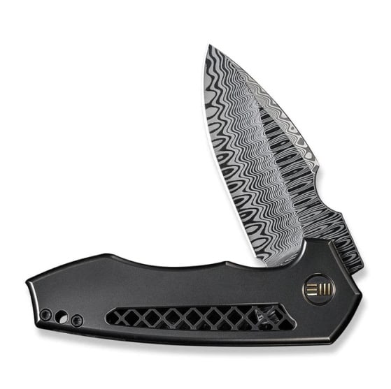 We Knife Gray Harpen Damasteel Flipper Knife: This we knife gray harpen damasteel flipper knife is a real showstopper with its sleek titanium handle and smooth flipper mechanism. It's got some serious dimensions too, measuring in at 7. 16 inches