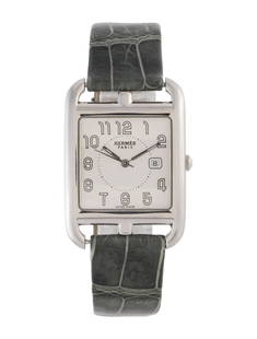 Hermes Cape Cod Ss Silver Dial Qtz Unisex 29mm: Condition is good, pre-owned. Details: silver dial, tang buckle, fits a wrist size of 7" or smaller, collection: cape cod, serial number: 27*****, movement: quartz, complications: date, case shape: