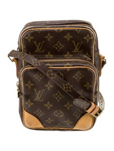 Louis Vuitton Mono Shldr Bag Brn Mono Shldr Bag: Condition is very good, pre-owned. Details: from the 2006 collection, brown coated canvas, monogram pattern, brass hardware, leather trim, single adjustable shoulder strap, leather trim embellishment