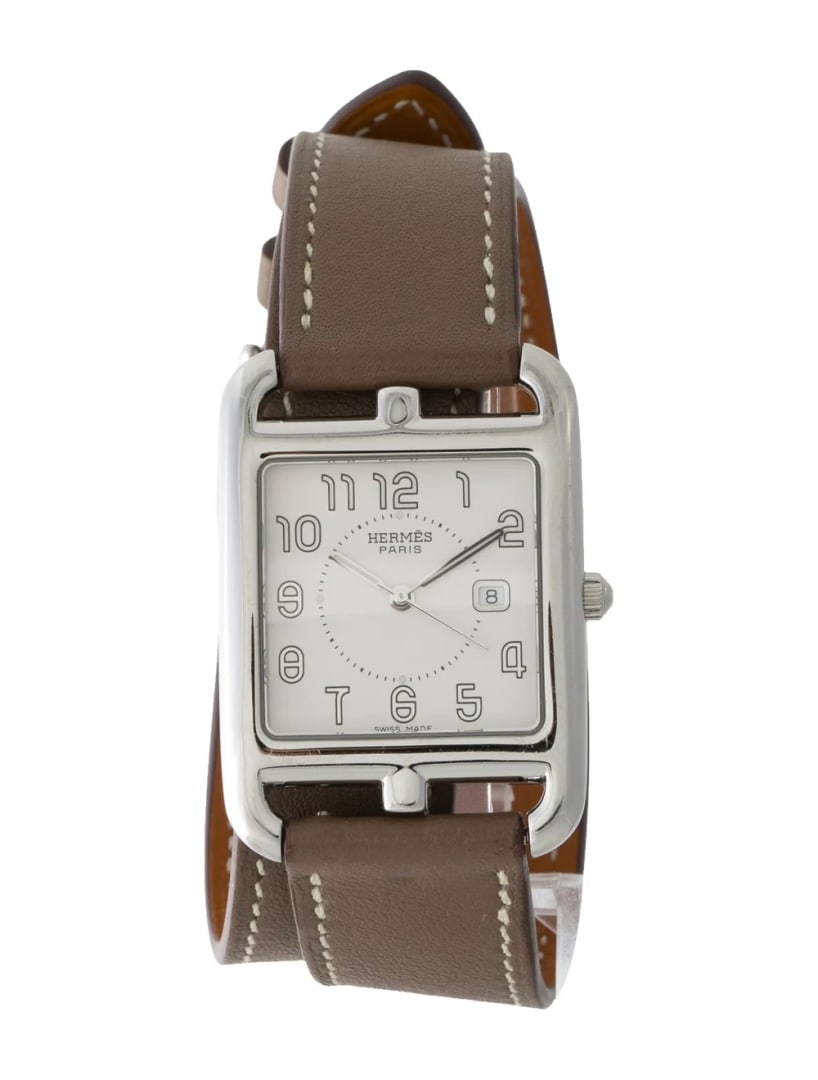Hermes Cape Cod Double Tour Slvr Dial Unisex 29mm: Condition is good, pre-owned. Details: silver dial, tang buckle, fits a wrist size of 6" or smaller, collection: cape cod, serial number: 28*****, movement: quartz, complications: date, case shape: re