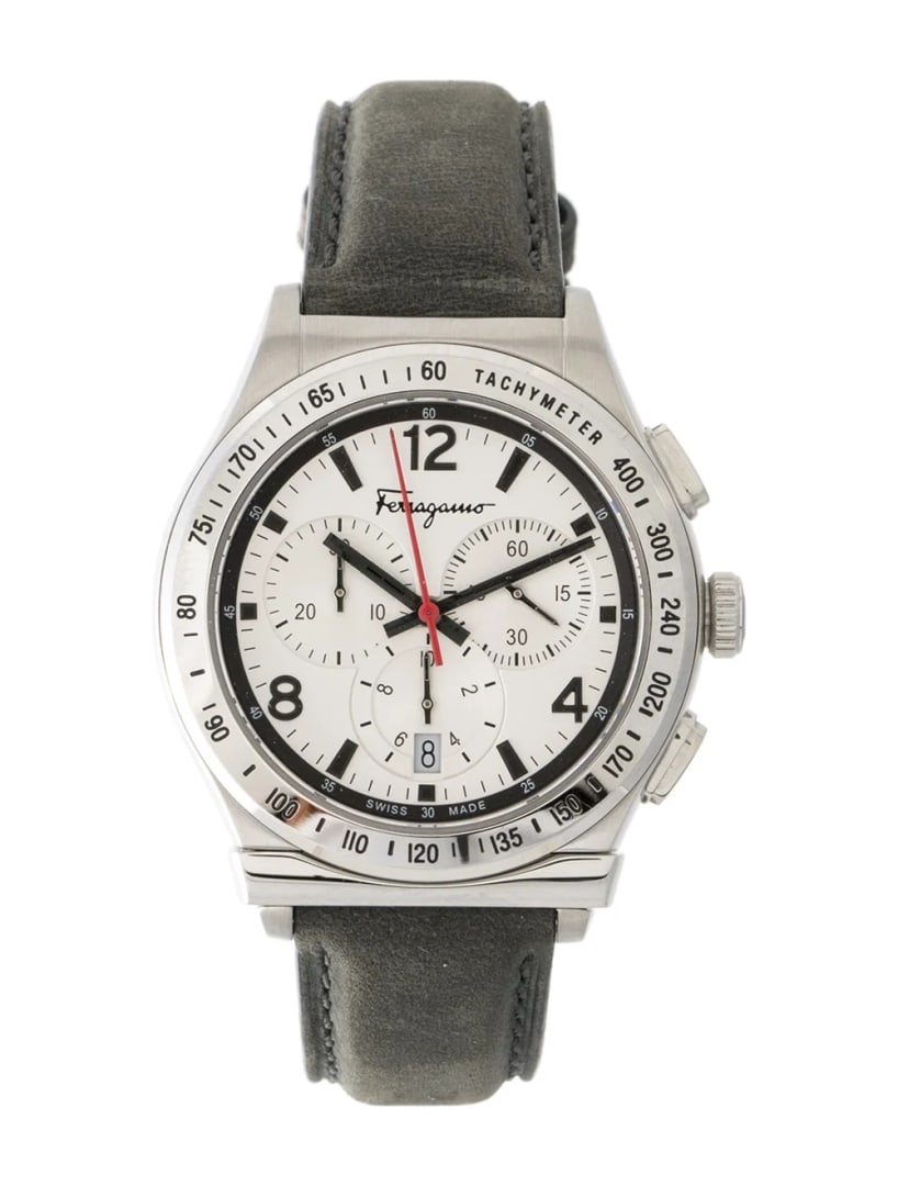 Salvatore Ferragamo 1898 Chrono Qtz Men's 42mm: Condition is very good, pre-owned. Details: silver dial, butterfly clasp, fits a wrist size of 7. 25" or smaller, collection: 1898, serial number: 10**********, movement: quartz, complications: date,