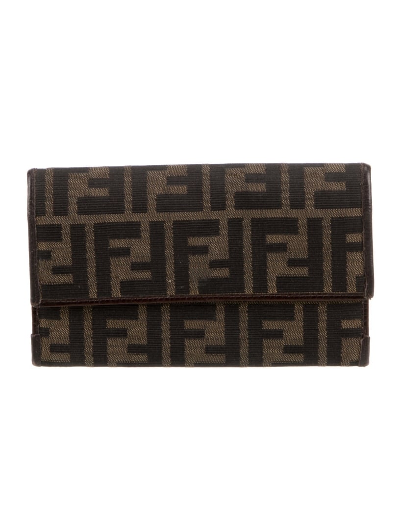 Fendi Printed Brown Canvas Silver-tone Hdw Wallet: Condition is: very good, pre-owned. Details: brown canvas, printed, zucca ff logo, silver-tone hardware, logo jacquard lining & dual interior pockets, snap closure, height: 4. 25", width: 6. 75", dept
