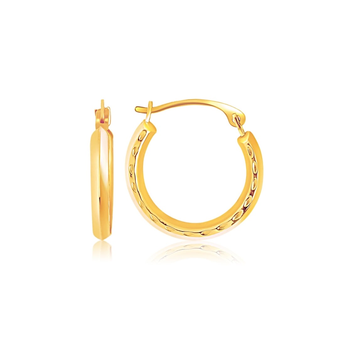 14k Gold Textured Detailing Hoop Earrings: These earrings showcase beautiful milgrain inspired texture detailing and crafted in fine 14k gold. A stylish pair of hoop earrings that comes with snap lock style backings. Earring information: lengt