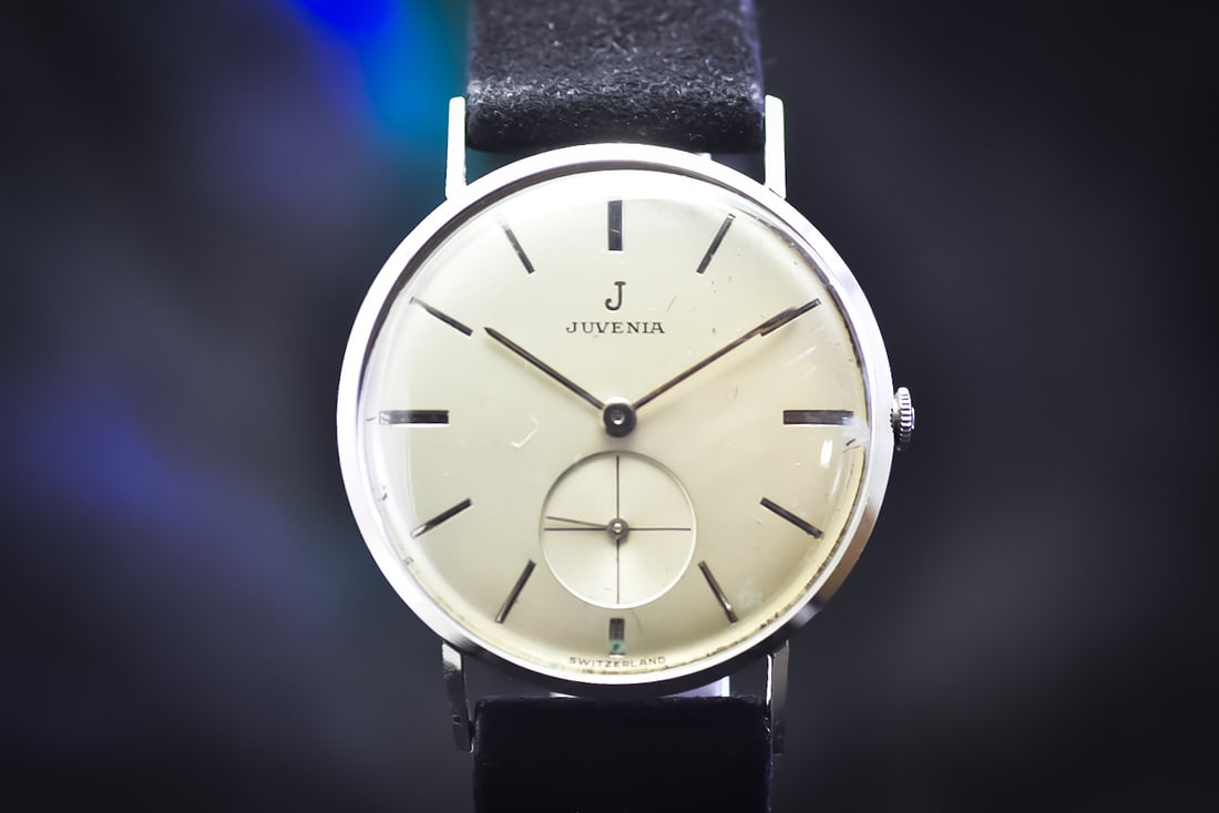 Juvenia Gent's Swiss Made Manual Wind Watch Sub Seconds New Old Stock C.1960's (1 of 3)