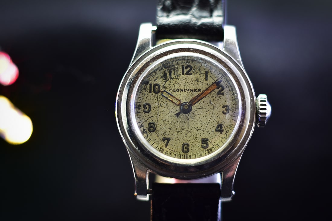 Longines 10L c.1940 Wristwatch Manual Wind Military Style: Longines 10L c.1940 Wristwatch Manual Wind Military Style This ra