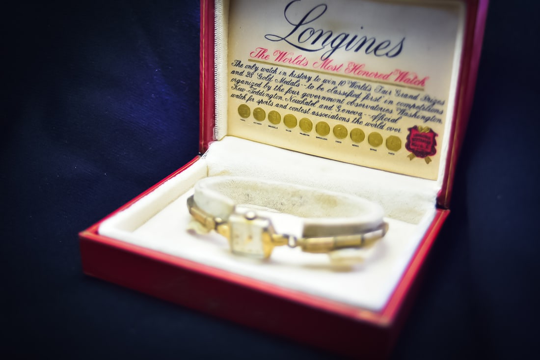 Longines Womens ​​​​​Gold Square Face Vintage Watch & Box c.1940/50 (1 of 6)