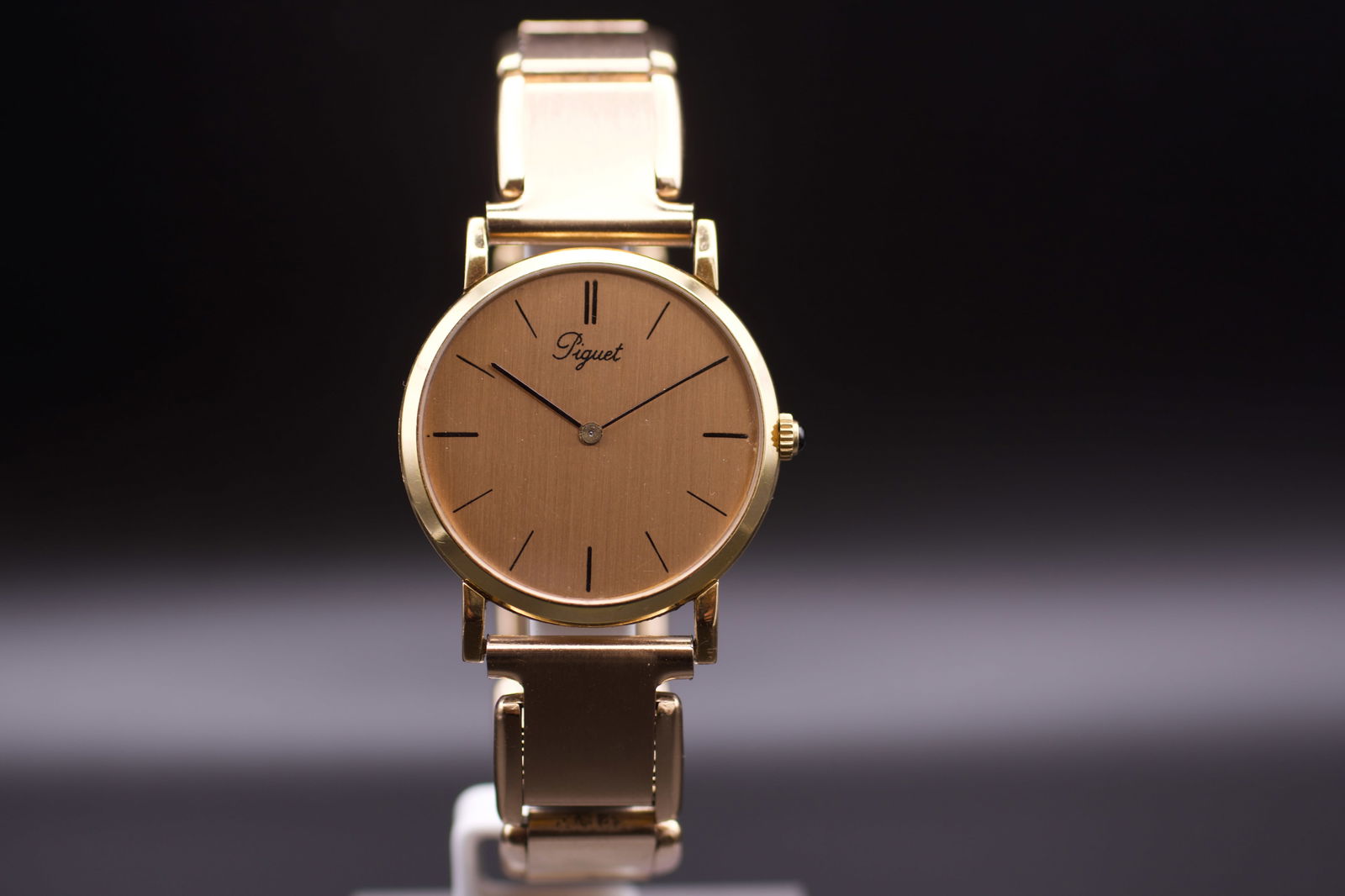 Frédéric Piguet: A Unique 18k Rose Gold Ultra-Thin 'Brand Showcase' Wristwatch, Signed to the Dial (1 of 5)
