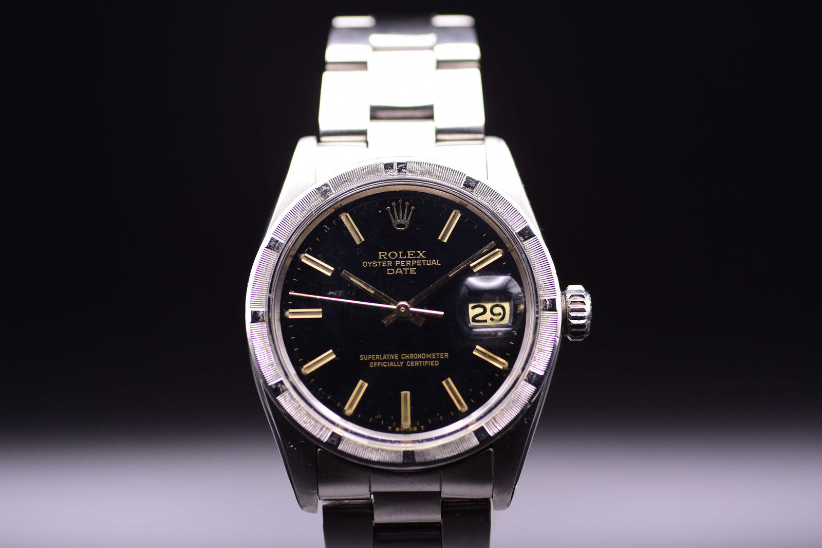 Rolex Oyster Perpetual Date Ref 1501 Includes Box & Papers: Rolex Oyster Perpetual Date Ref 1501 Includes Box & Papers This stunning vintage Rolex Oyster Perpetual Date Reference 1501, presented in sought-after good condition with its original box and papers,