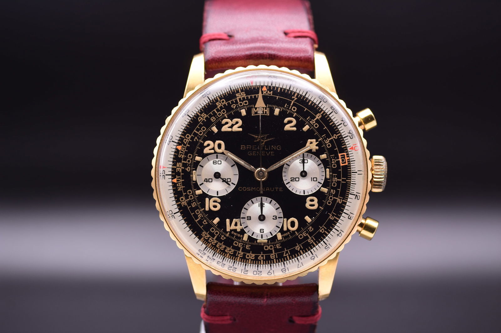 Breitling The "Scott Carpenter" Cosmonaute: An Historic 18k Yellow Gold Chronograph Wristwatch Ref. (1 of 6)