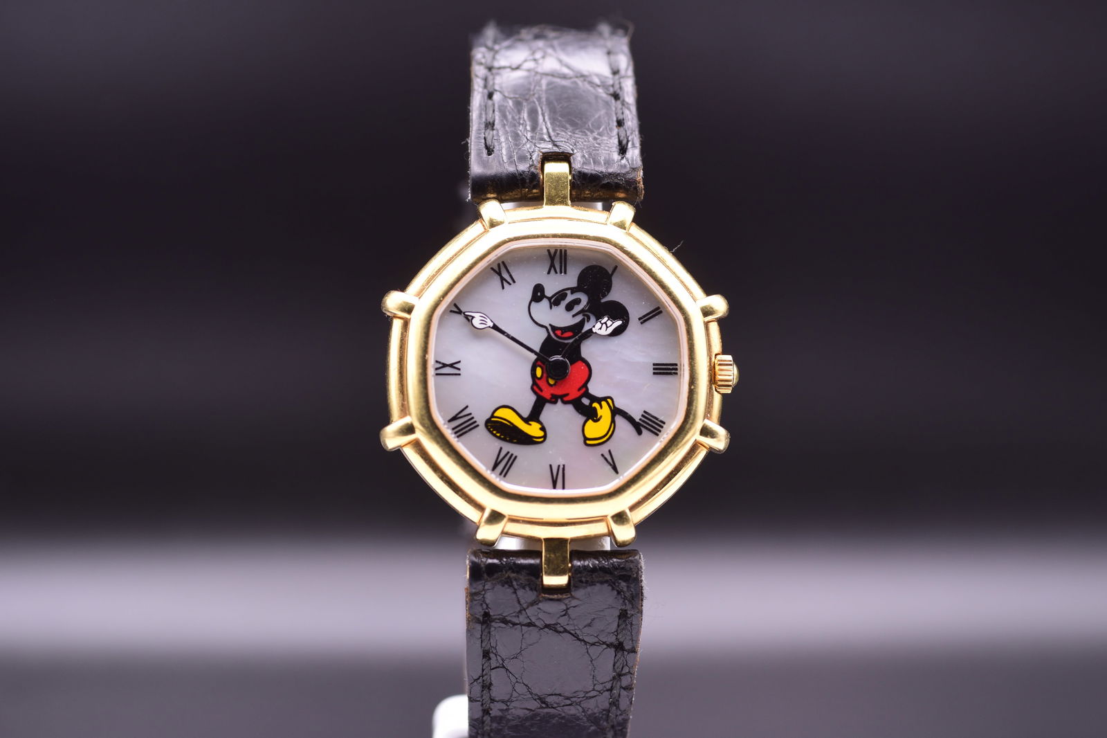 Gérald Genta 18k Yellow Gold ‘Fantasy Mickey Mouse’ Wristwatch, Ref. G2850.7 MOP Dial (1 of 6)