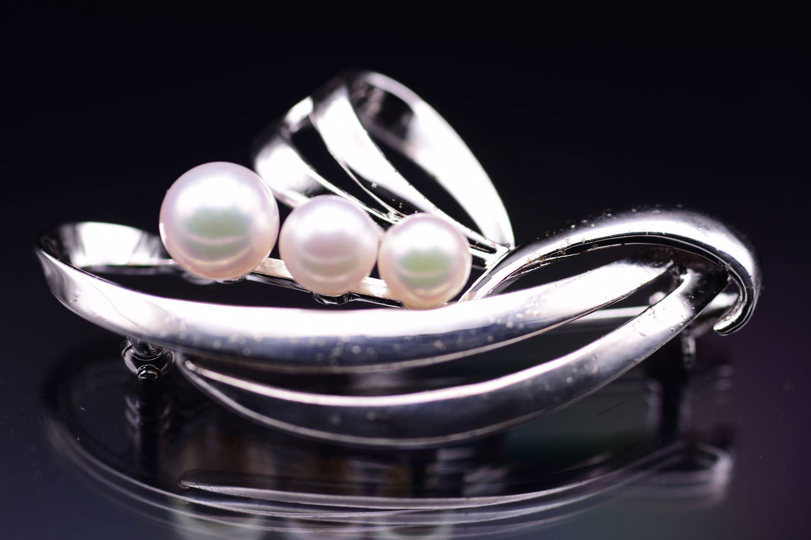 Mikimoto Akoya Pearl and Sterling Silver wave Floral Spray Brooch NHK 4.9g (1 of 4)