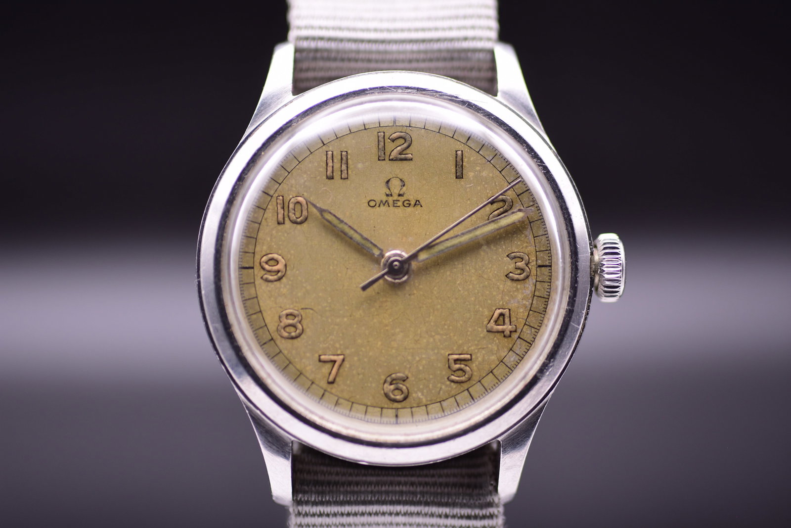 Omega Ref. 2179/4 Suveran Military Style Patinated Radium Dial & Syringe Hands 1944 (1 of 8)