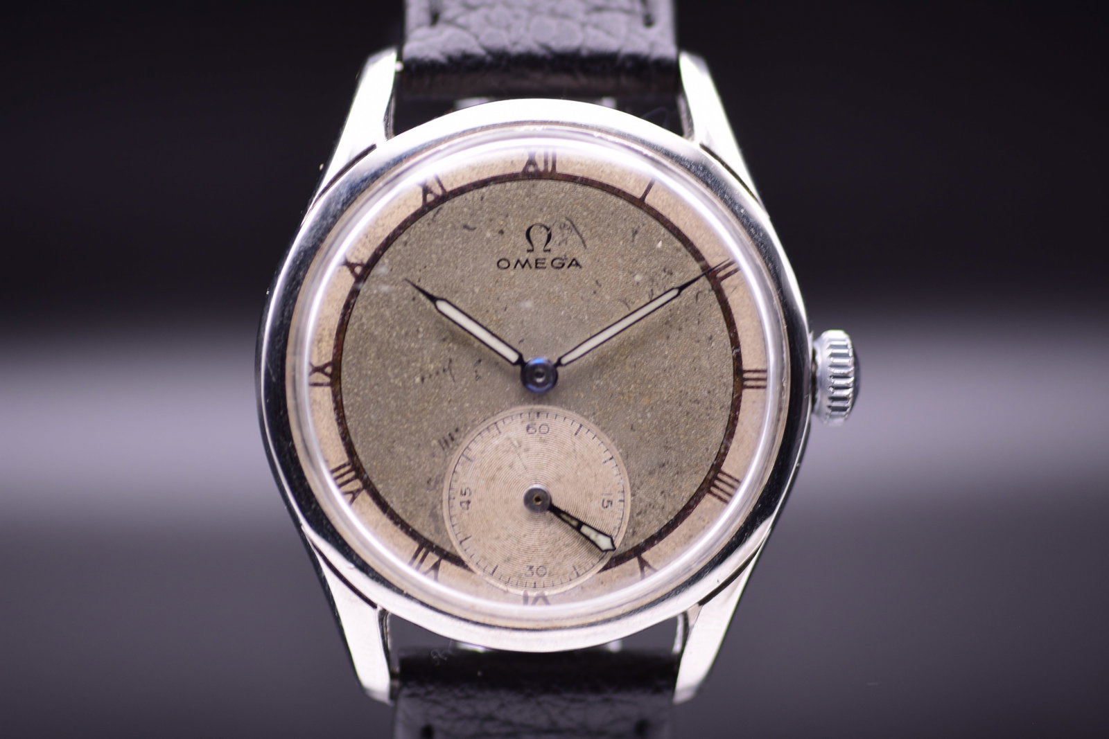 Omega Ref. 2639-5 Unique Two Tone Sector Dial Wristwatch Oversized Sub Seconds Display 1939 (1 of 7)