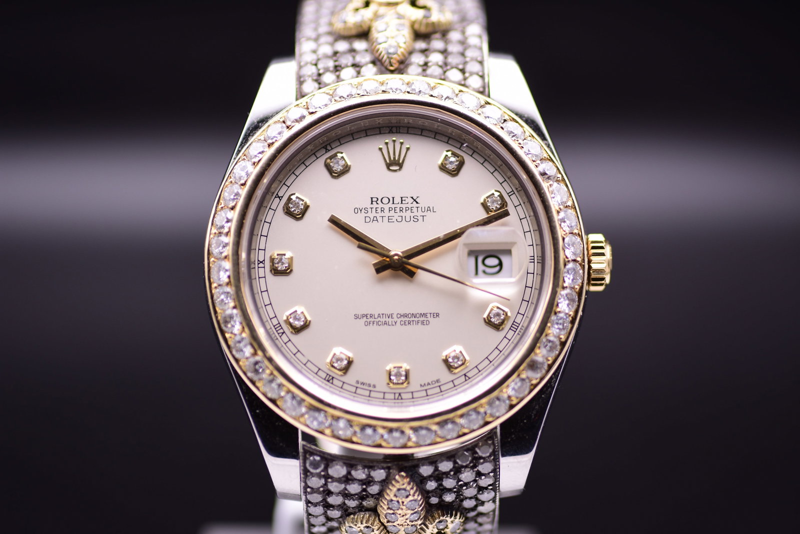 Rolex 116300 Customized 36mm Datejust Diamond Set Fleur de Lis Bracelet by Sevan Bıç: Rolex 116300 Customized 36mm Datejust Diamond Set Fleur de Lis Bracelet by Sevan BıçakçıThis highly customized Rolex Oyster Perpetual Datejust reference 116300 features a 36mm stai