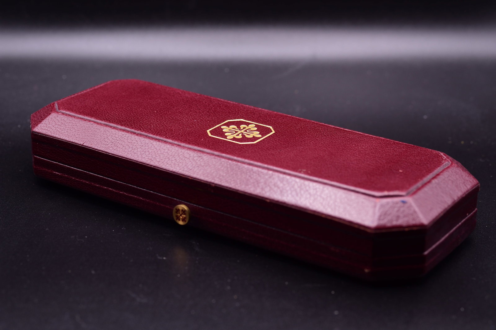 Patek Philippe Vintage Burgundy Watch Box with Calatrava Logo Golden Ellipse Octagonal (1 of 2)