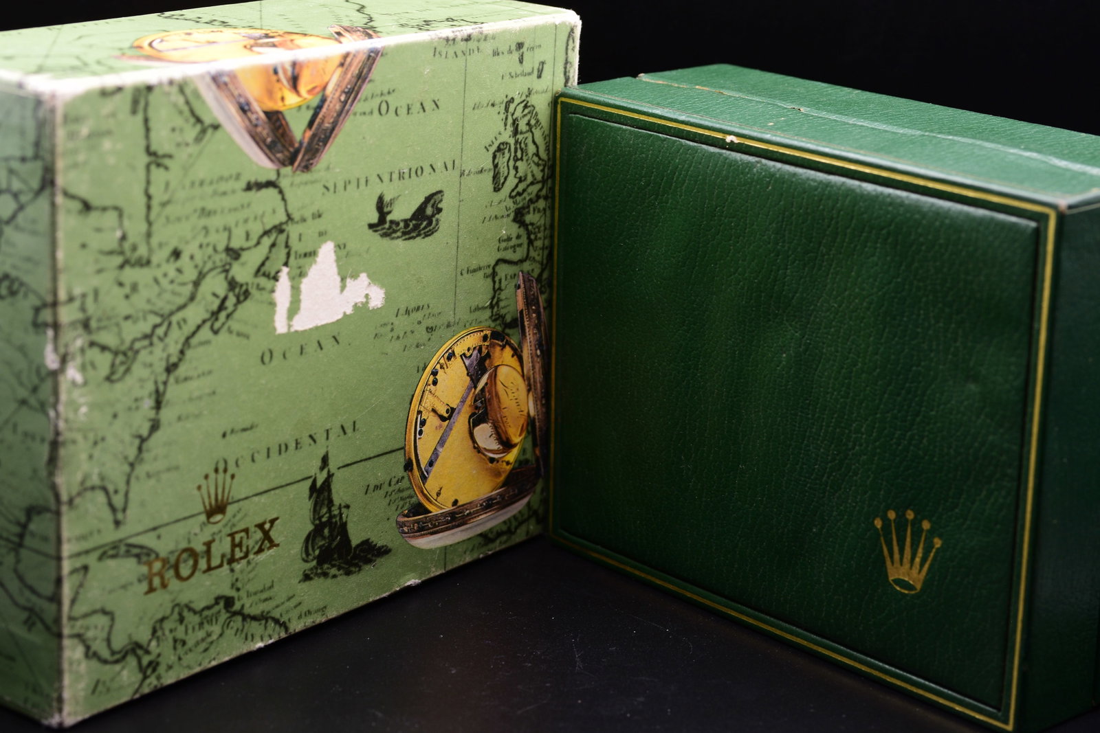 Rolex Ref. 10.00.01 Box Set - Suitable for Submariner, GMT-Master & Explorer II: Rolex Ref. 10.00.01 Box Set - Suitable for Submariner, GMT-Master & Explorer IIRolex watch box set (Reference 10.00.01) is a highly collectable accessory from the 1960s to the 1980s, specifi
