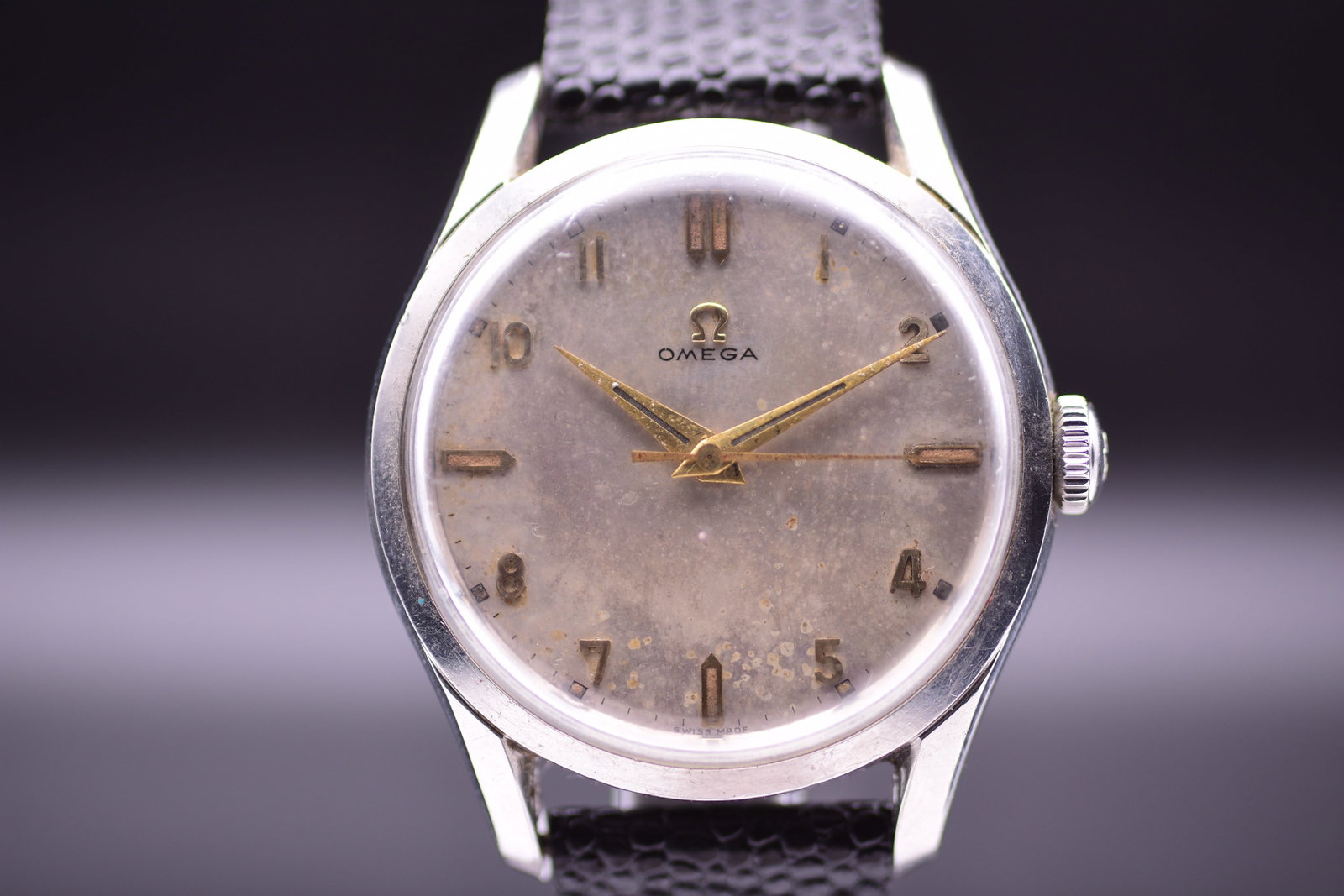 Omega Ref. 2640-3 Wristwatch Tropical Stardust Dial 1952: Omega Ref. 2640-3 Wristwatch Tropical Stardust Dial 1952 This highly characterful and distinct vintage Omega manual wind tool watch features a robust 36mm stainless steel case under reference 2640-3, 