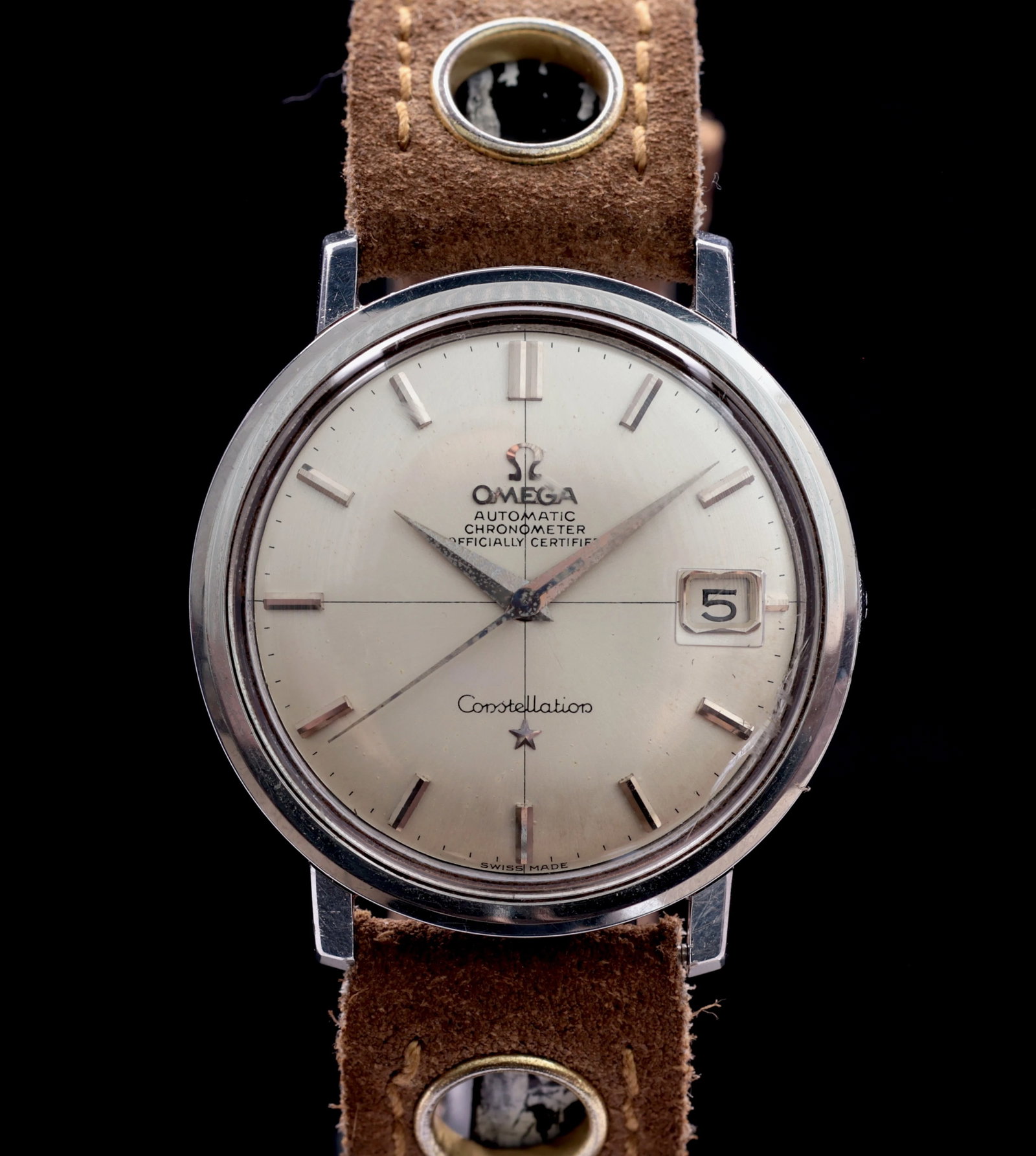 Omega Constellation Hidden Crown 168.004 1966: Title: Omega Constellation Hidden Crown 168.004 1966 Catalogue Description: A vintage stainless steel automatic chronometer wristwatch. The original silvered sunburst dial features applied steel baton
