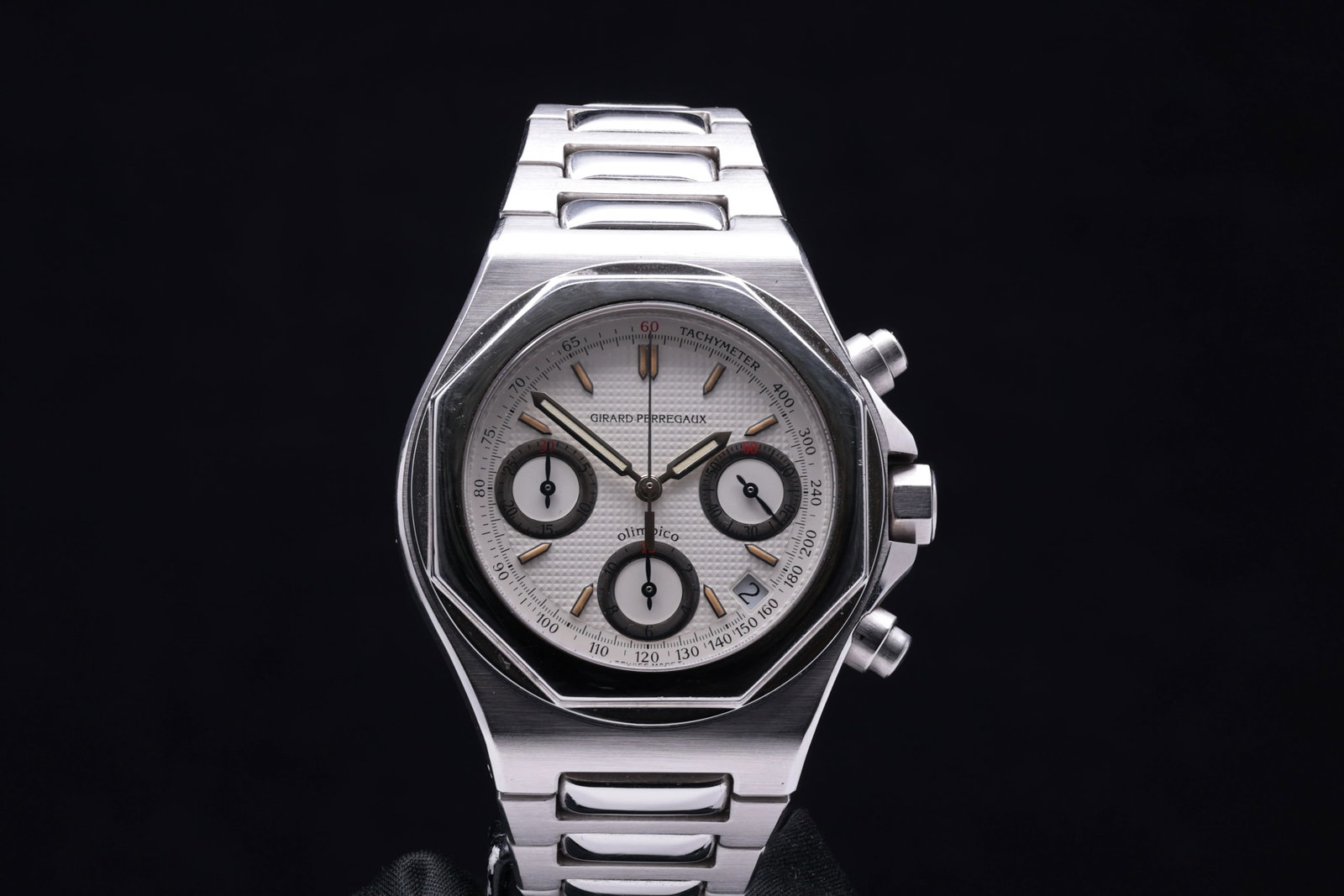 Girard Perregaux Laureato Olimpico 8017 1996 Limited Edition Stainless Steel Chronograph: Title: Girard Perregaux Laureato Olimpico 8017 1996 Limited Edition Stainless Steel Chronograph Catalogue Description: A very fine and rare stainless steel limited edition self winding chronograph wri