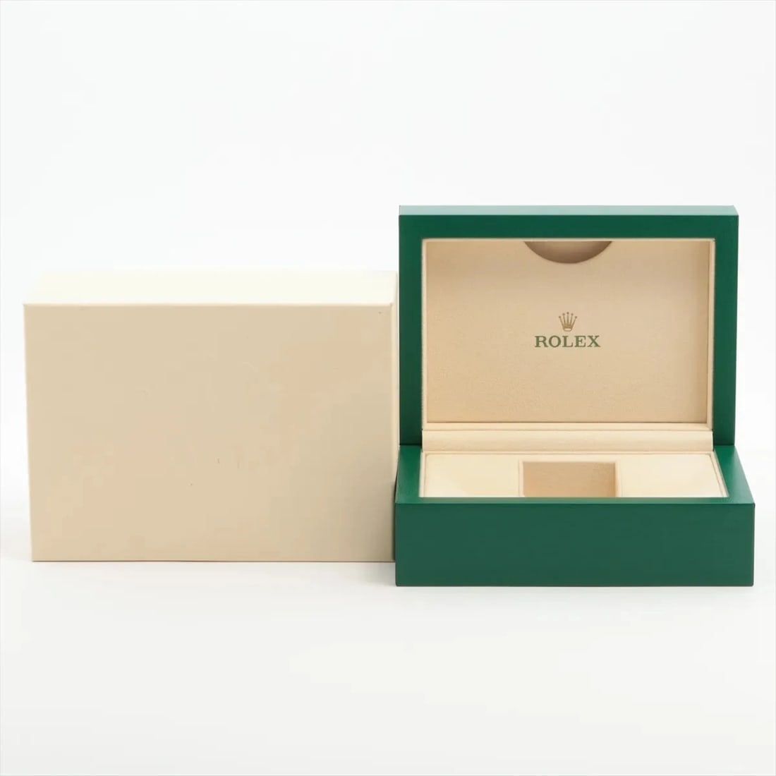 Rolex Genuine Green Leather Oyster M Presentation Box and Outer Cover 39139.8064: Title: Rolex Genuine Green Leather Oyster M Presentation Box and Outer Cover 39139.8064 Catalogue Description: Genuine Rolex Oyster M presentation box reference 39139.8064 crafted in signature green w