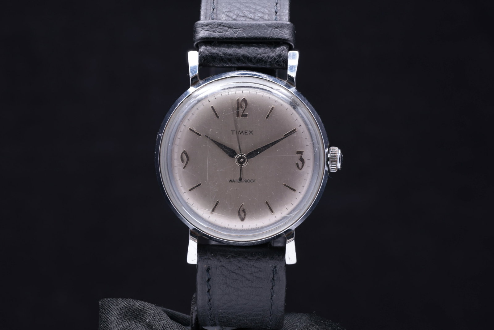 Timex Marlin Waterproof 7B 1960s Chrome Plated Dustproof Case Slate Grey Dial: Title: Timex Marlin Waterproof 7B 1960s Chrome Plated Dustproof Case Slate Grey Dial Catalogue Description: Timex Marlin Waterproof vintage mechanical wristwatch featuring a 35mm chrome plated case wi