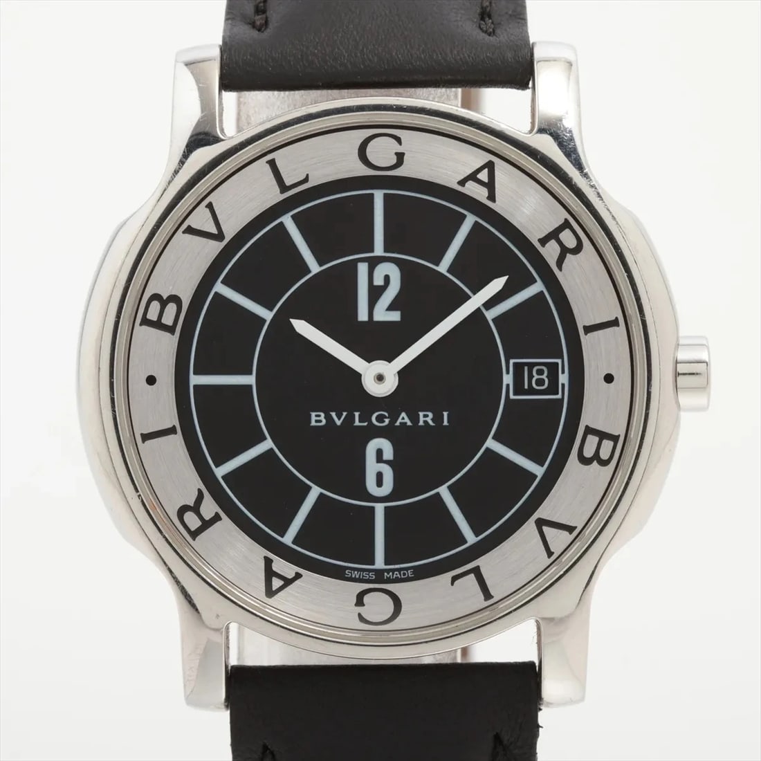 Bvlgari Solotempo ST 35 S Box White Metal Sector Dial: Title: Bvlgari Solotempo ST 35 S Box White Metal Sector Dial Catalogue Description: A quartz white metal calendar wristwatch. The black dial features white sector tracking lines bold stylized white Ar