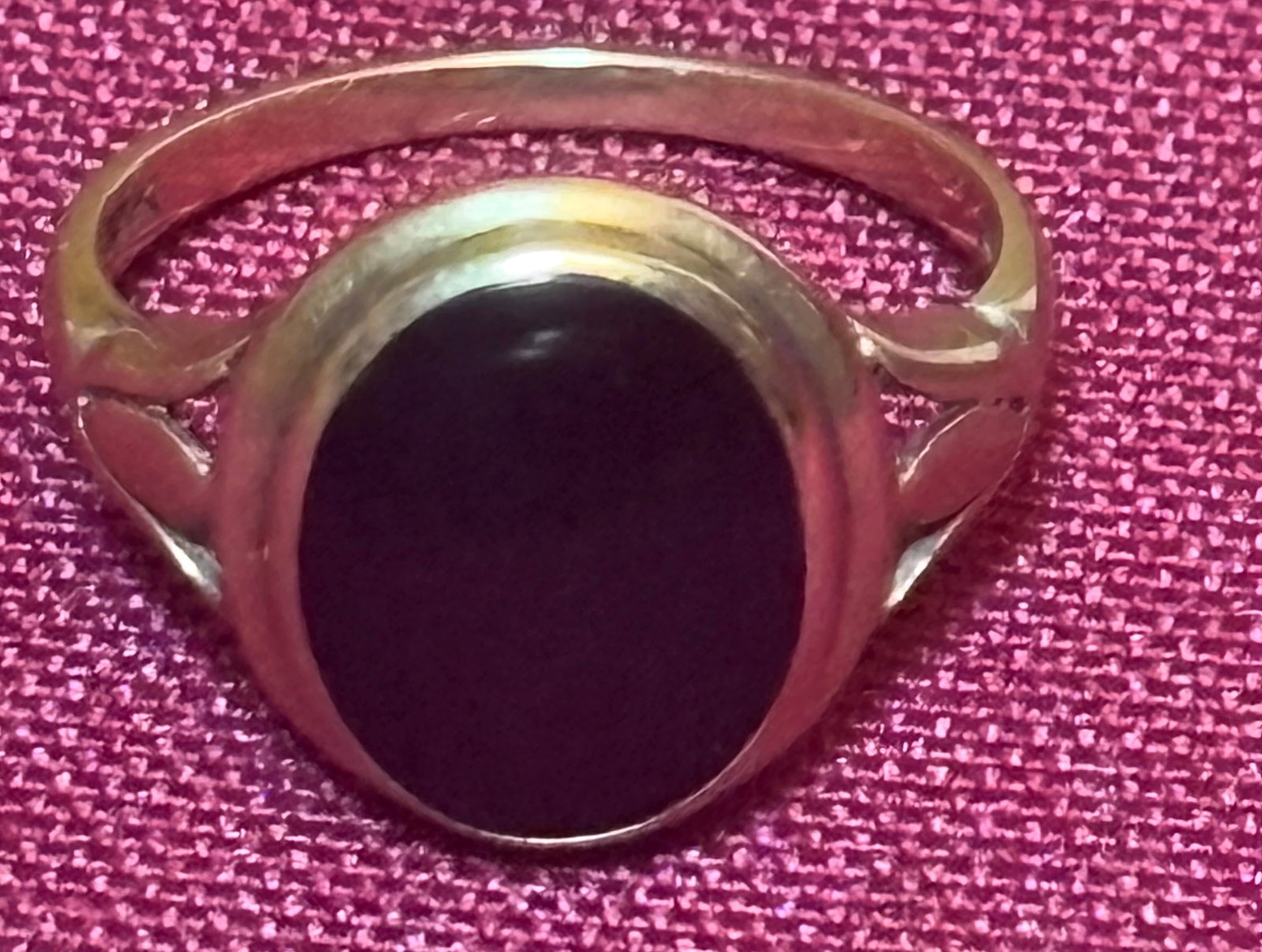 10K Gold Ring Size 6 - Approx 2.34 Grams: 10K Gold Ring Size 6 - Approx 2.34 Grams