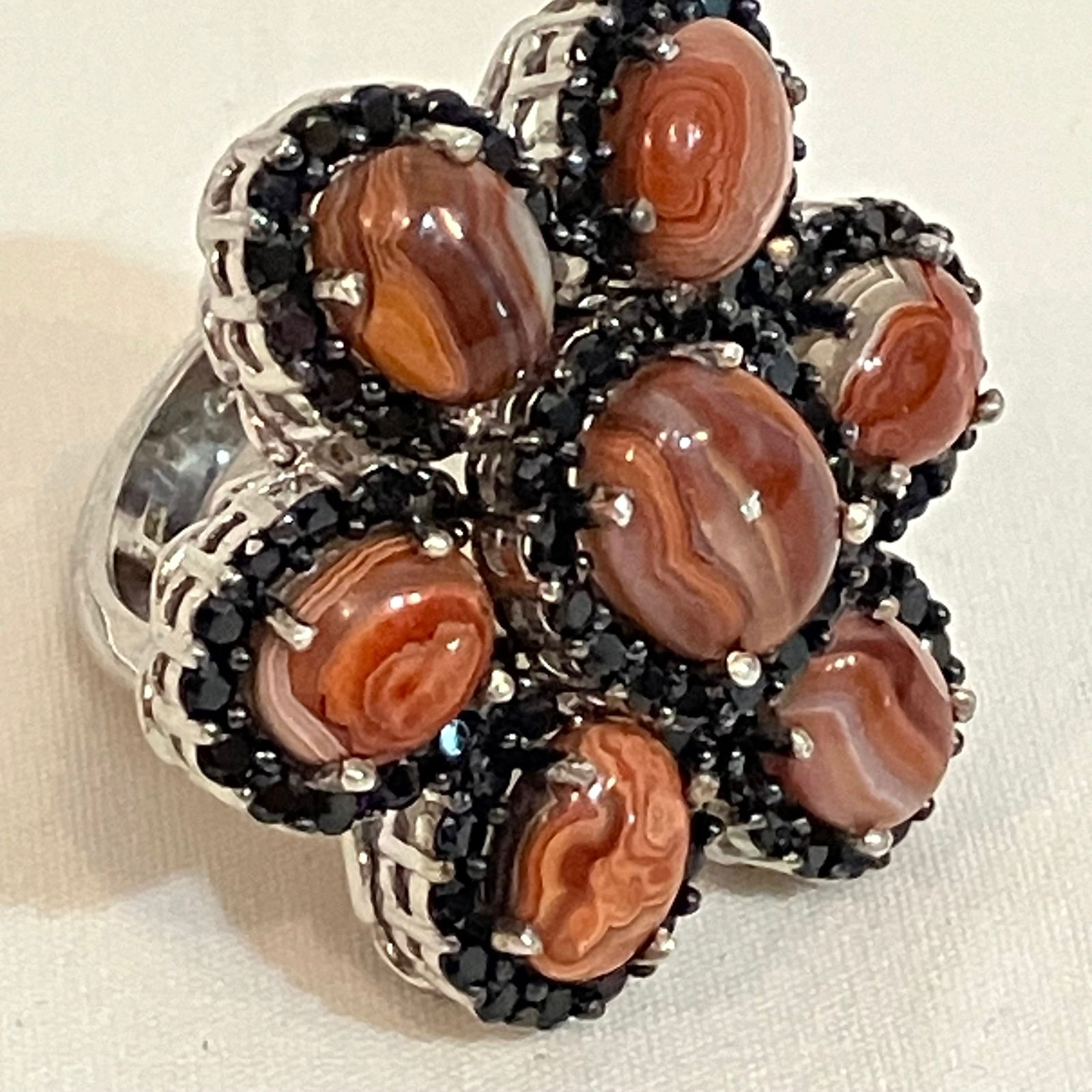 Sterling Silver and Agate Fashion Ring Size 7 - Approx 18.08 Grams: Sterling Silver and Agate Fashion Ring Size 7 - Approx 18.08 Grams