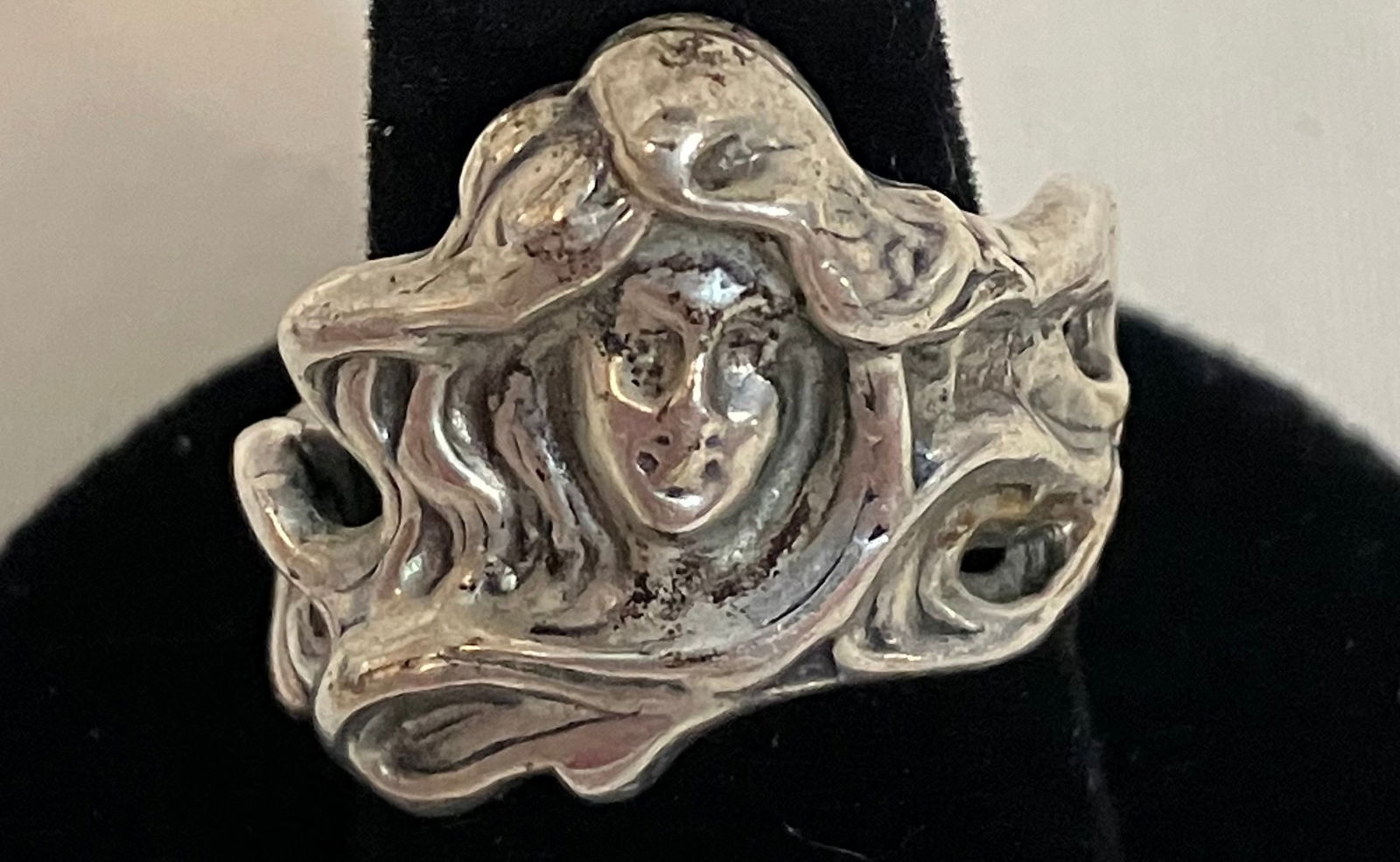 Sterling Silver Face Ring Size 7 - Approx 9.82 Grams (1 of 9)