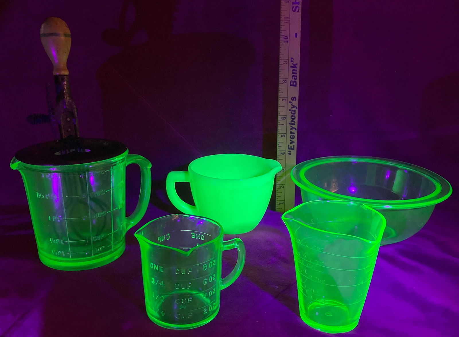Five Pieces of Uranium/Jadeite Glass - Four Measuring Cups (One with Mixer) & Bowl (1 of 5)