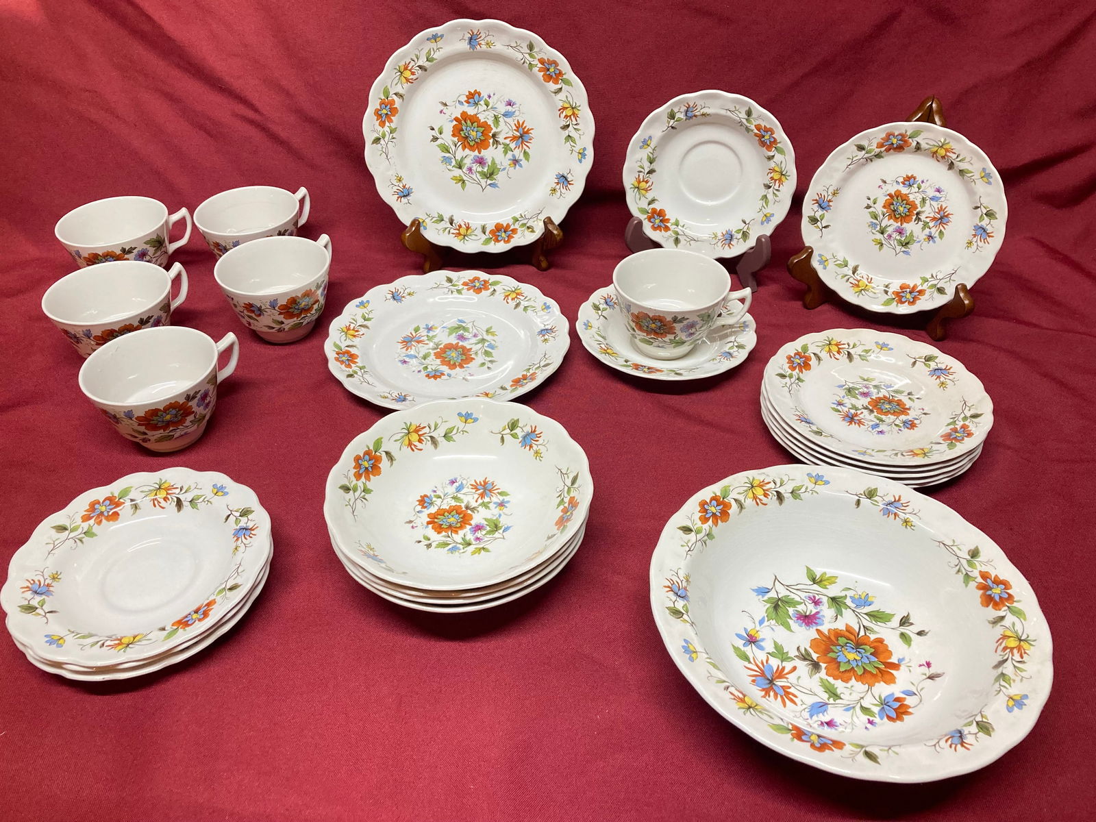 Twenty-Four Piece Ridgway Mandalay Staffordshire England Dinner Set: Twenty-Four Piece Ridgway Mandalay Staffordshire England Dinner Set