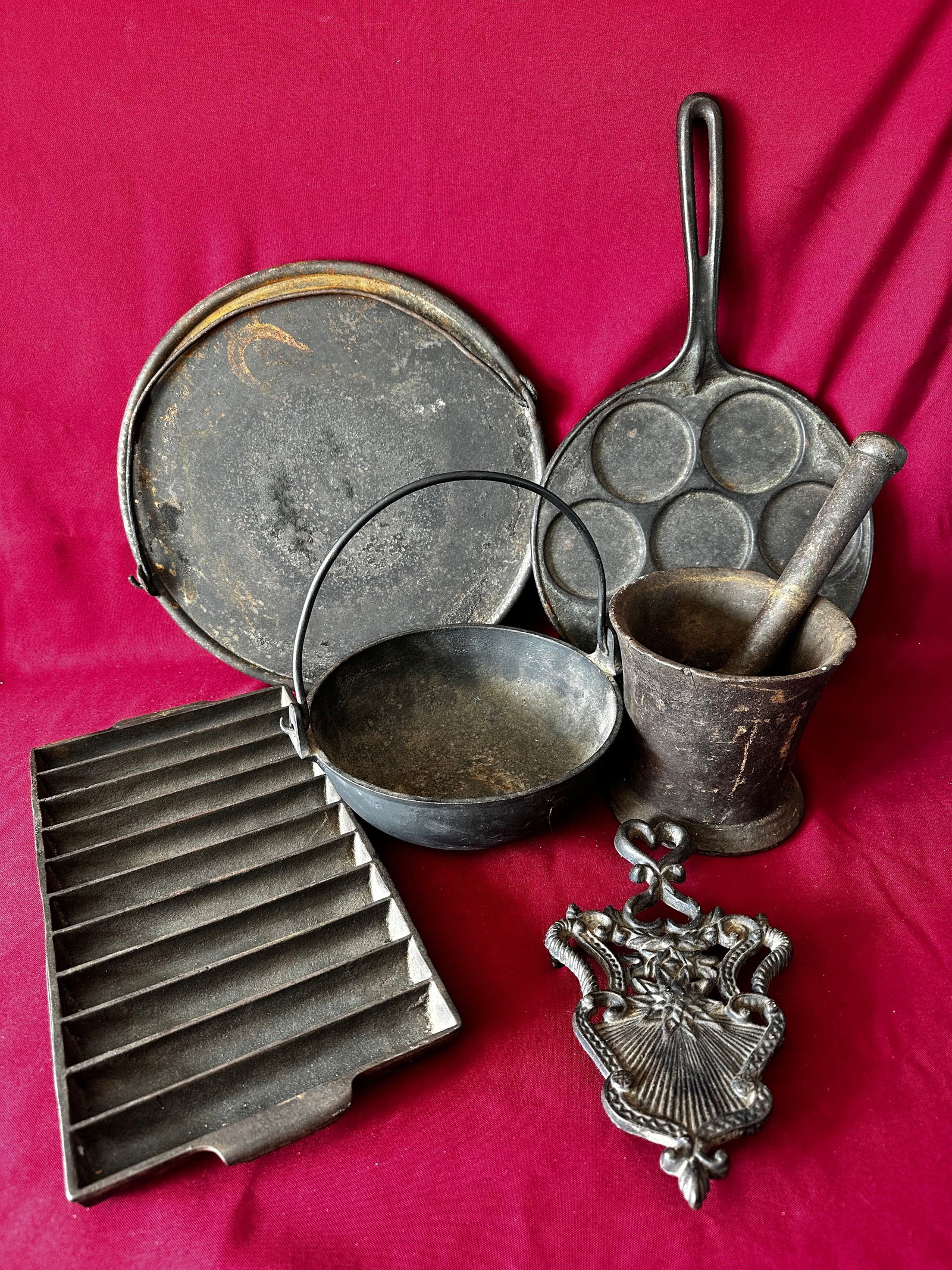Old Cast Iron Cookware, Mortar & Pestle, Trivet, Etc.: Old Cast Iron Cookware, Mortar & Pestle, Trivet, Etc.