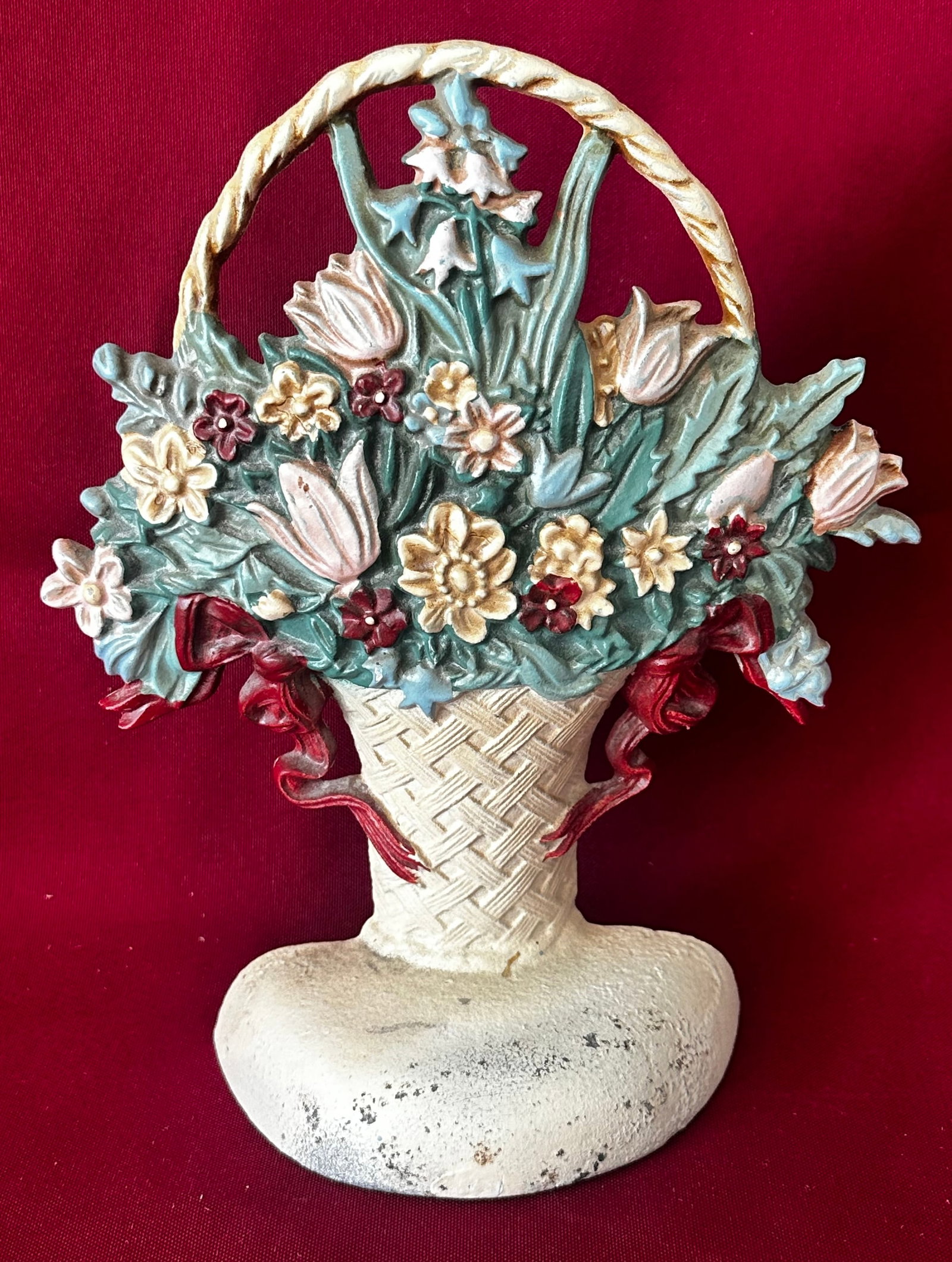 Cast Iron Floral Bouquet Doorstop: Cast Iron Floral Bouquet Doorstop