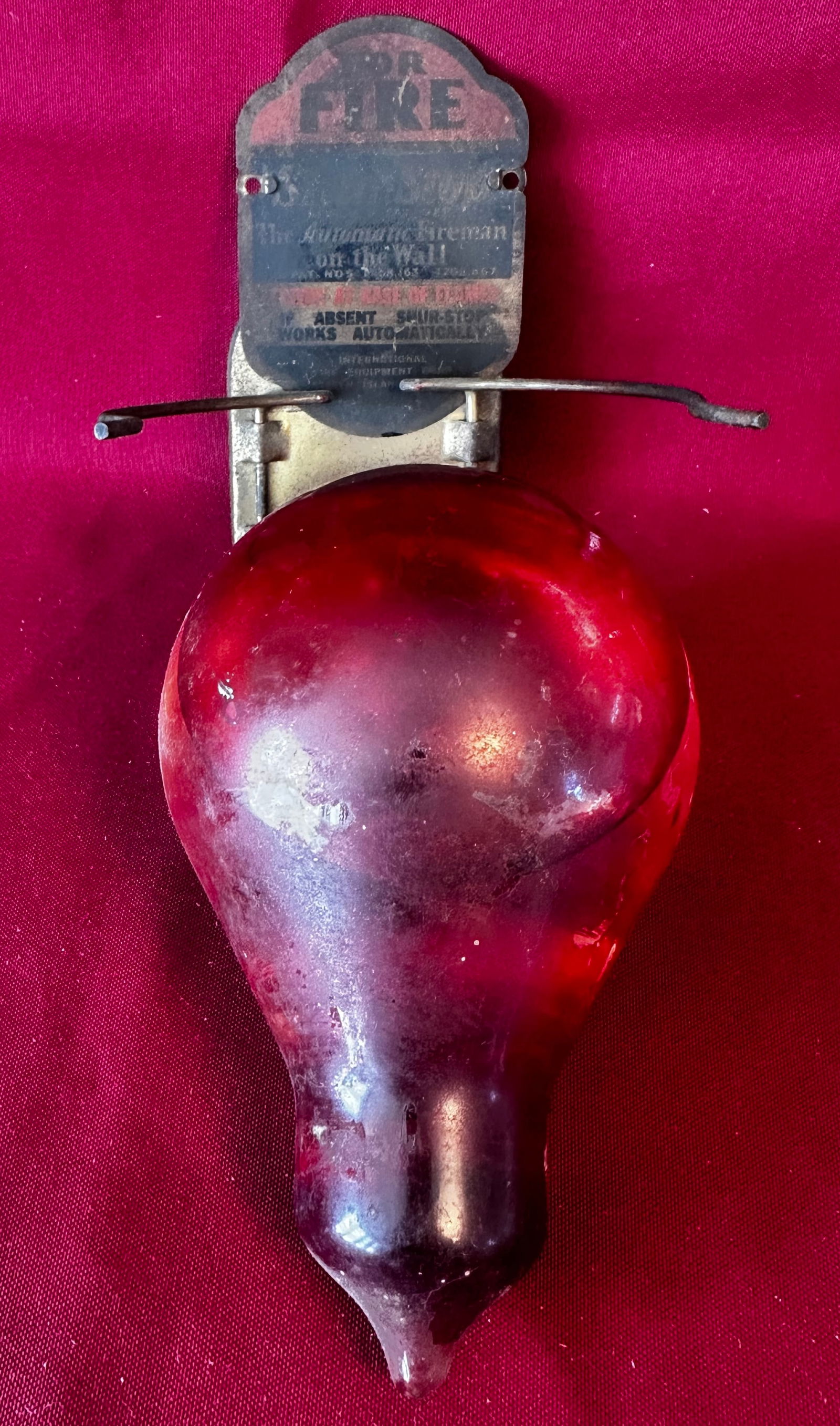 Old Rare Fire Ball & Shur Stop Wall Bracket (1 of 4)