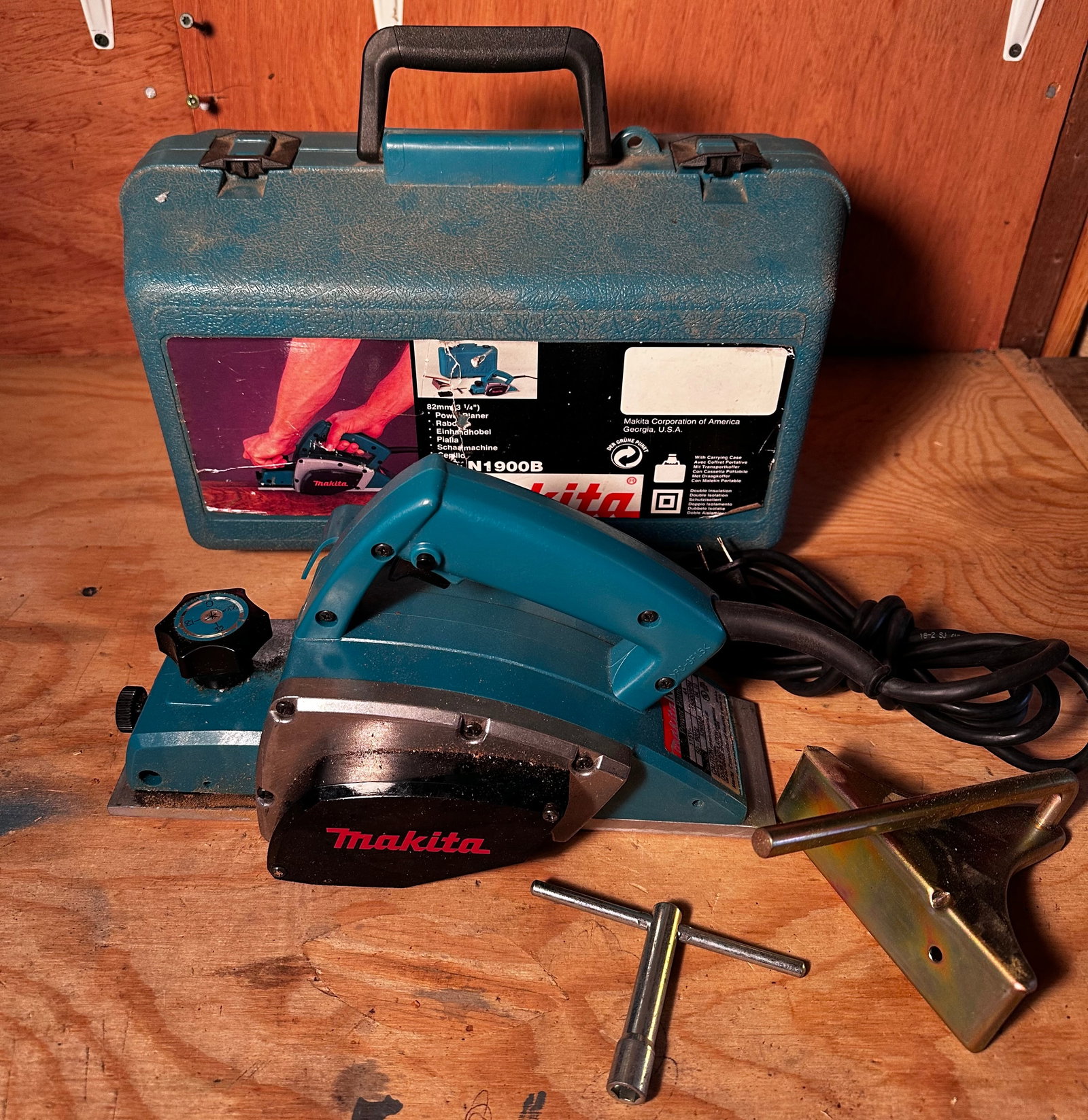 Makita N1900B Power Planer (1 of 3)