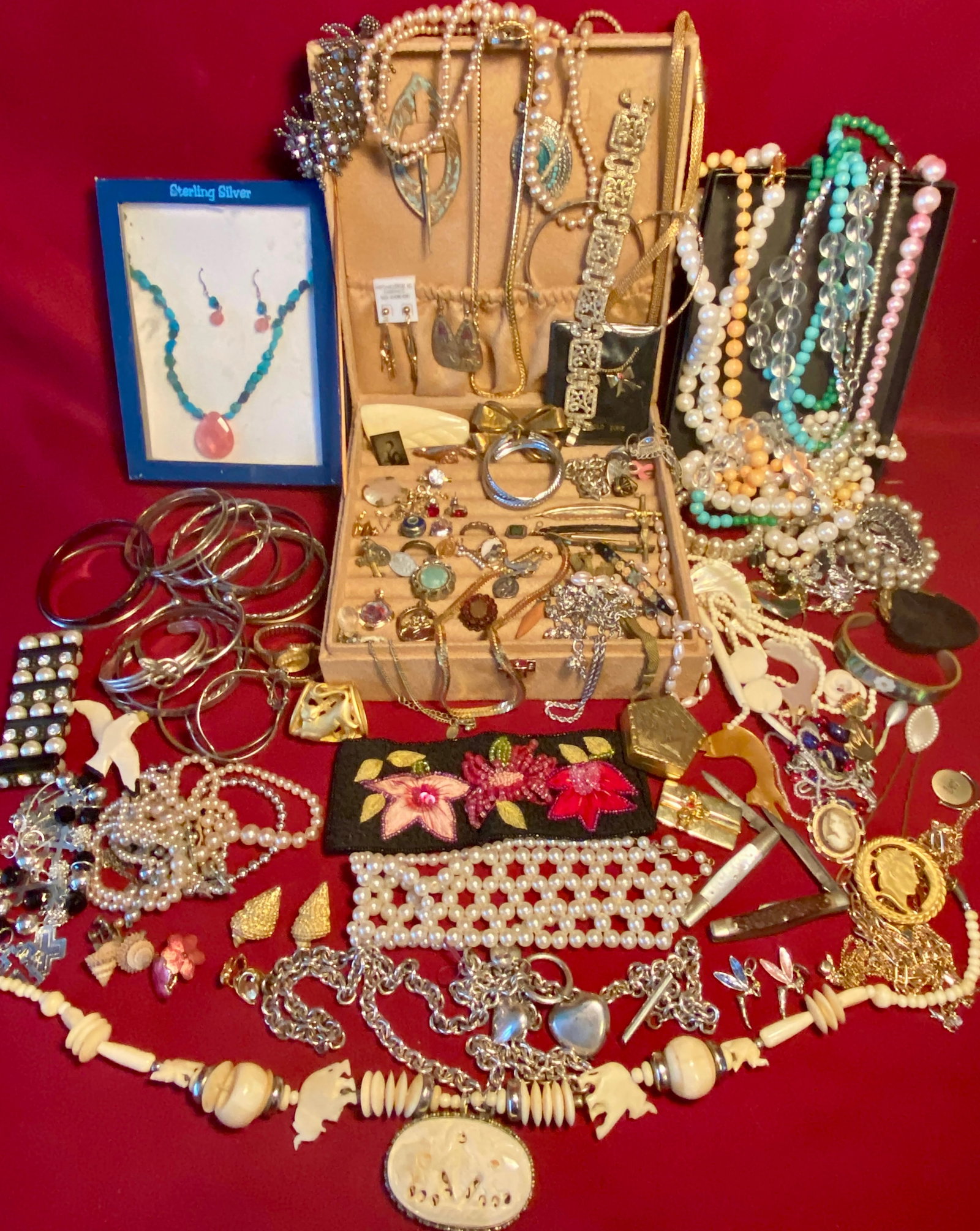 Vintage and Costume Jewelry, Jewelry Box, Jackknives, Etc. (1 of 6)