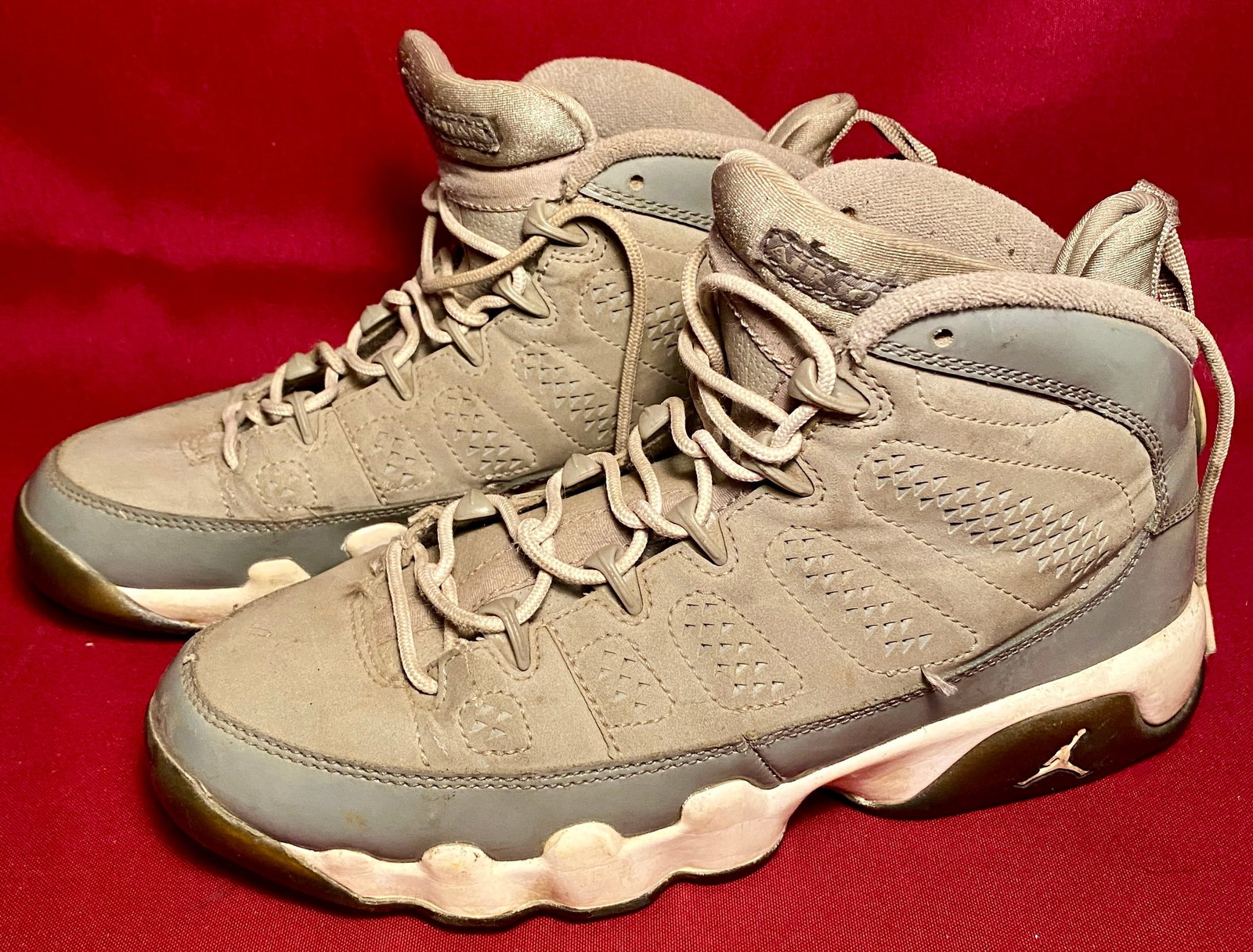 Air Jordan High-Top Sneakers - Size 5.5Y: Air Jordan High-Top Sneakers - Size 5.5Y