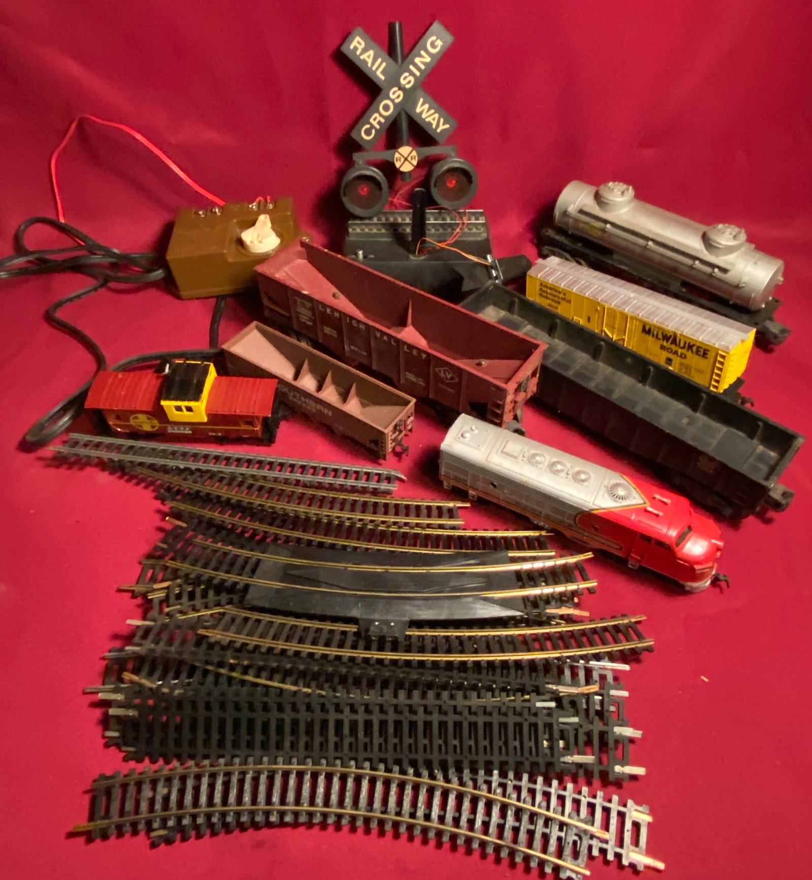 Lionel and HO Toy Trains and Train Accessories (1 of 7)