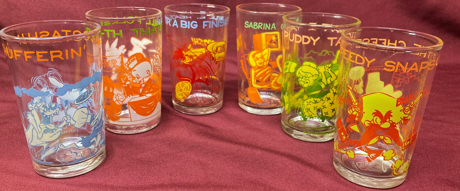 Six Vintage Collectible Drink Glasses - Archie, Porky, Bugs, Yosemite Sam: Six Vintage Collectible Drink Glasses - Archie, Porky, Bugs, Yosemite Sam