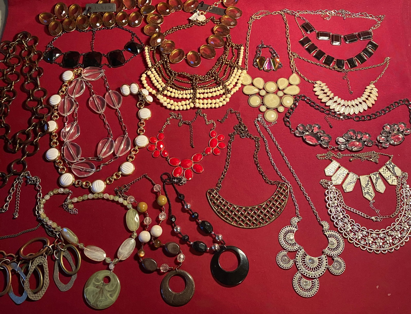 Vintage and Costume Jewelry - Larger Sized Statement Necklaces - Various Sizes: Vintage and Costume Jewelry - Larger Sized Statement Necklaces - Various Sizes